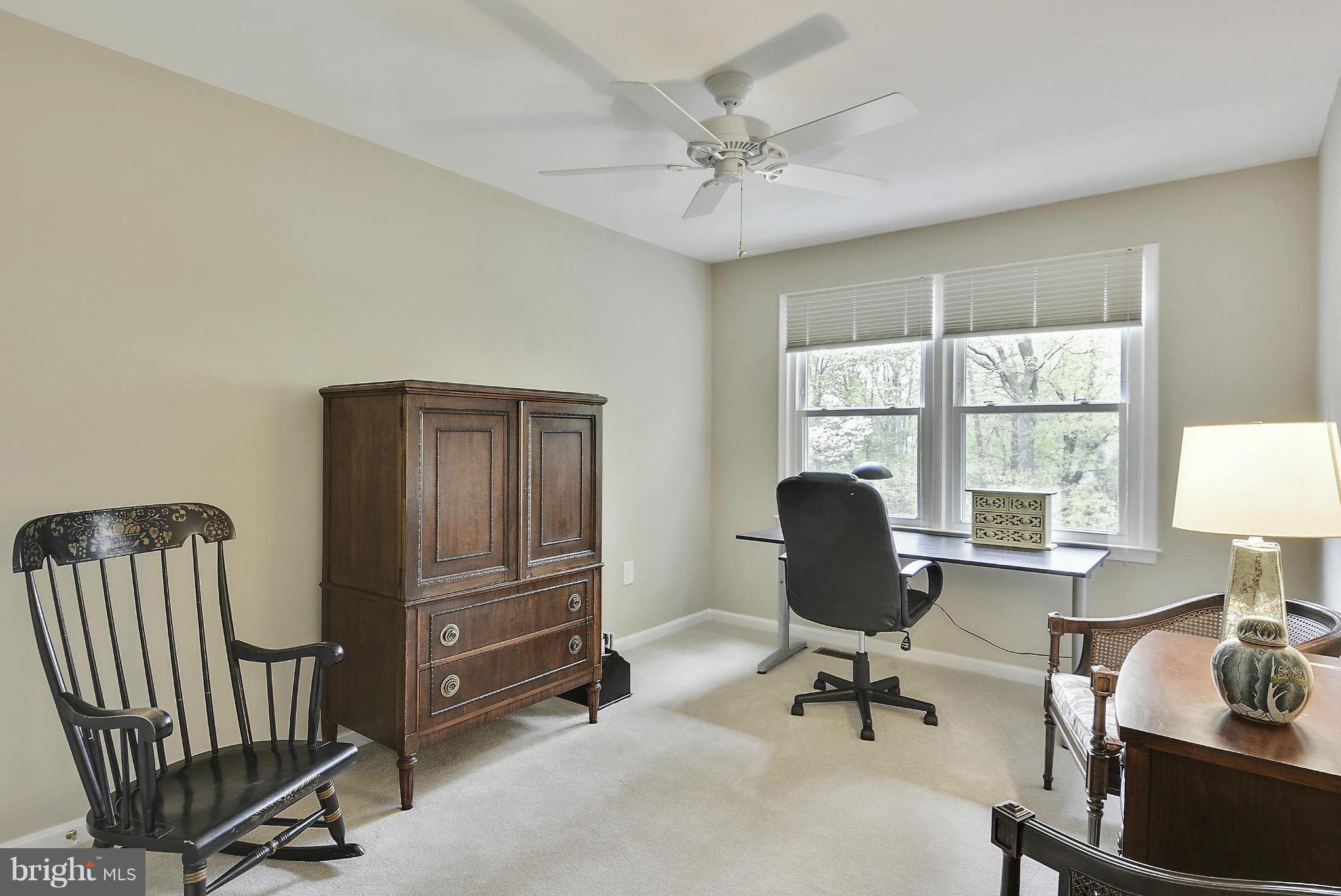 HOLLY KNOLL - Residential