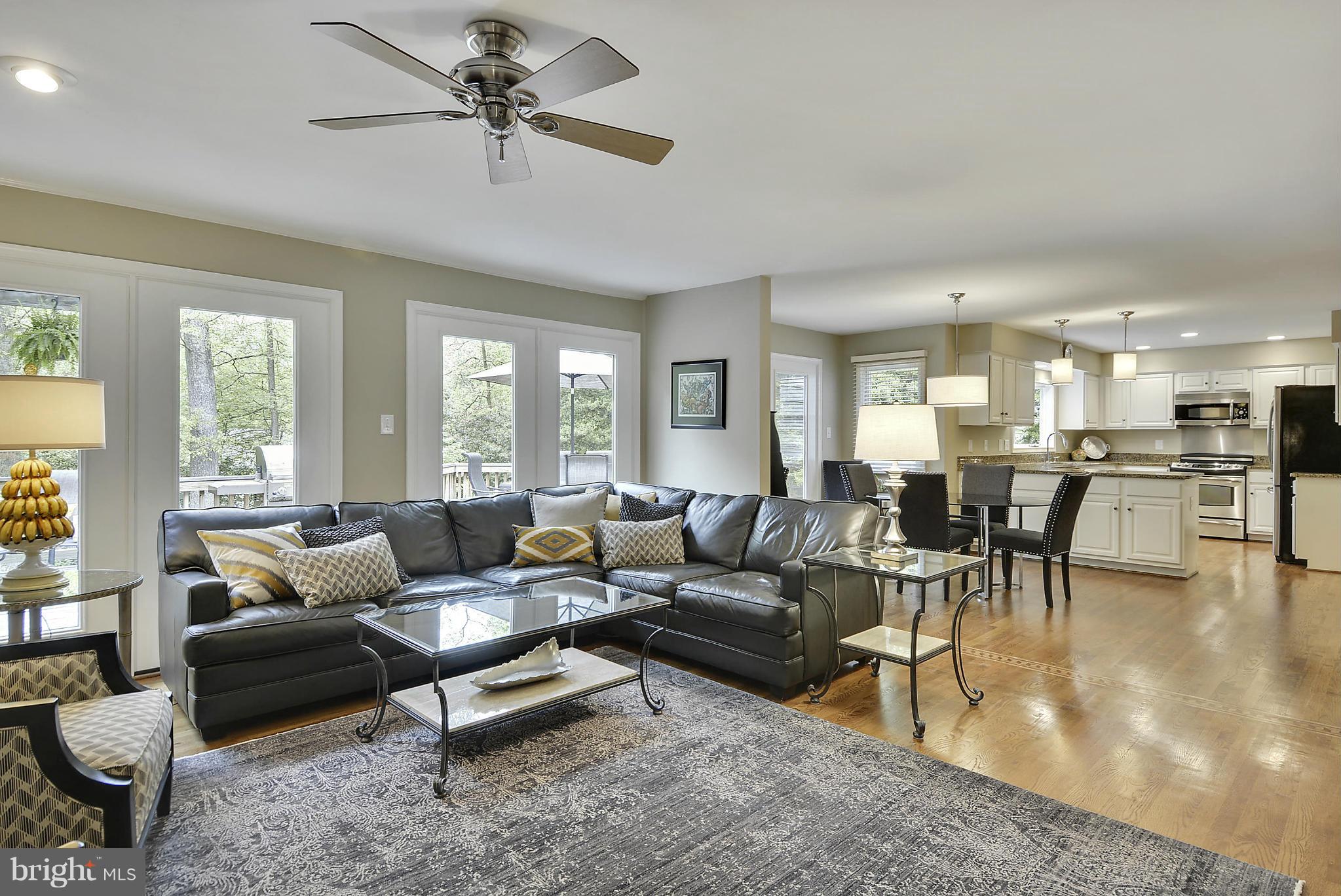 HOLLY KNOLL - Residential