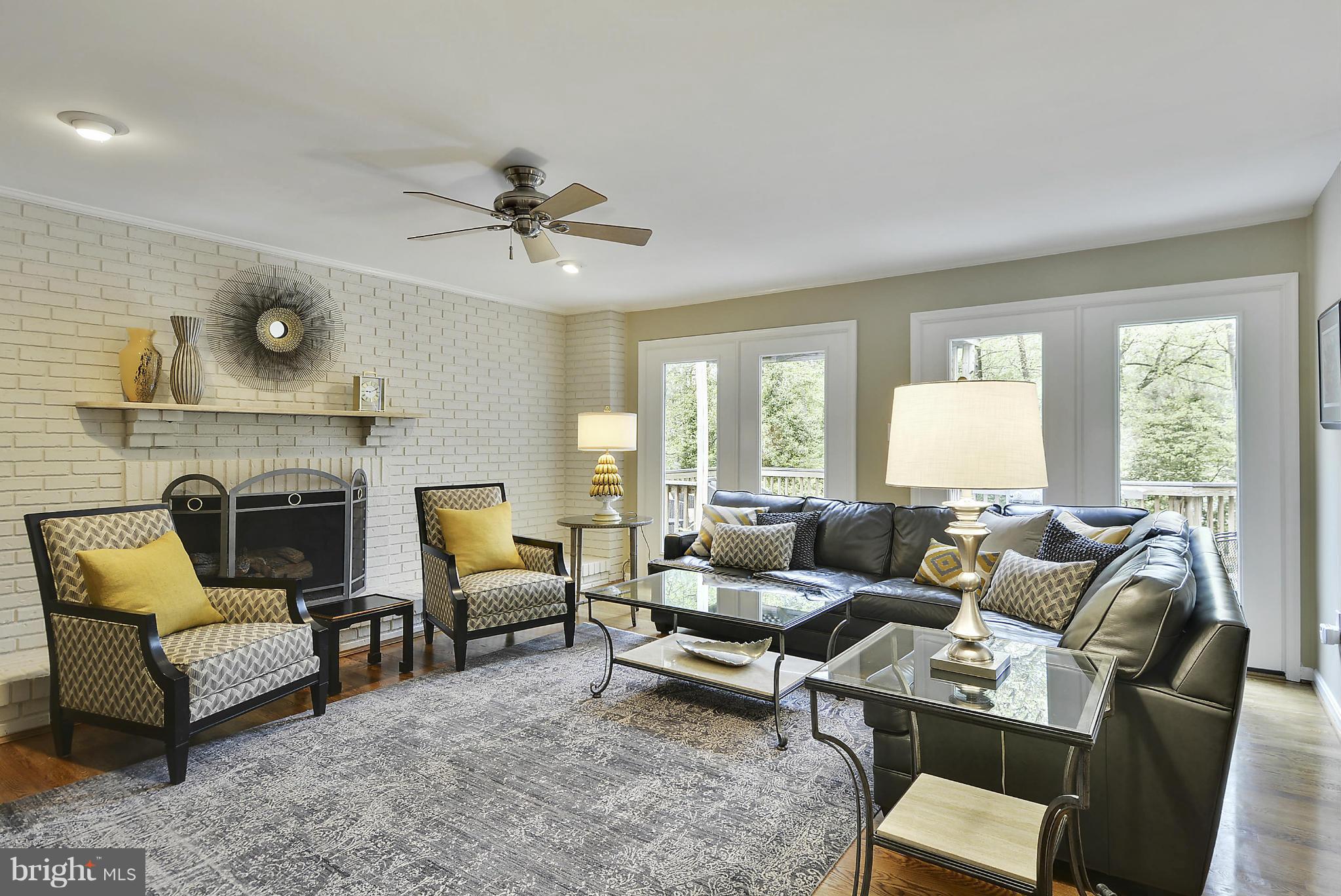 HOLLY KNOLL - Residential