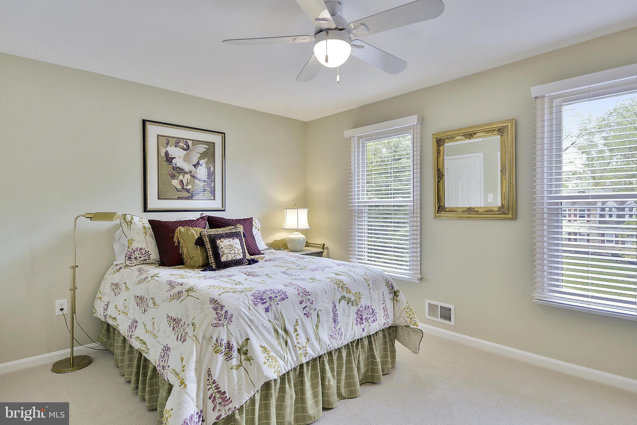 HOLLY KNOLL - Residential