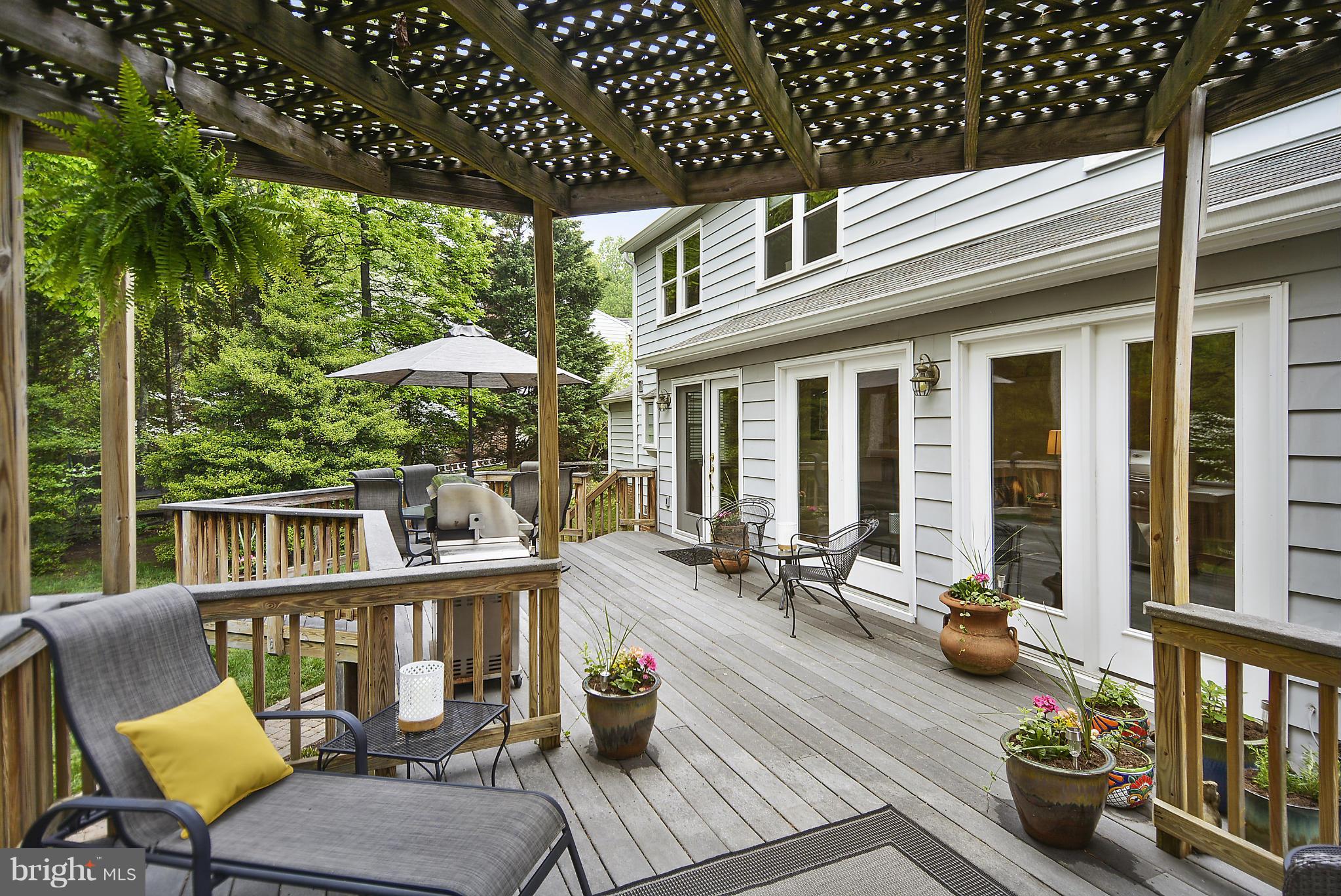 HOLLY KNOLL - Residential