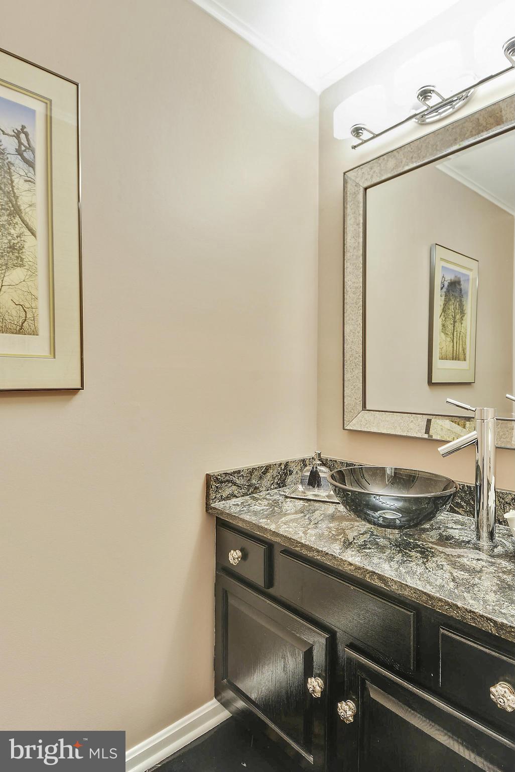 HOLLY KNOLL - Residential