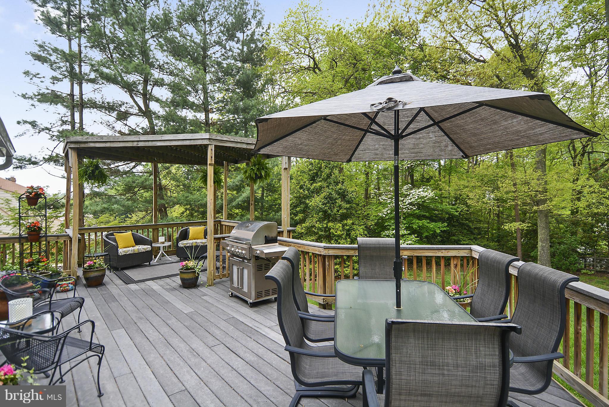 HOLLY KNOLL - Residential