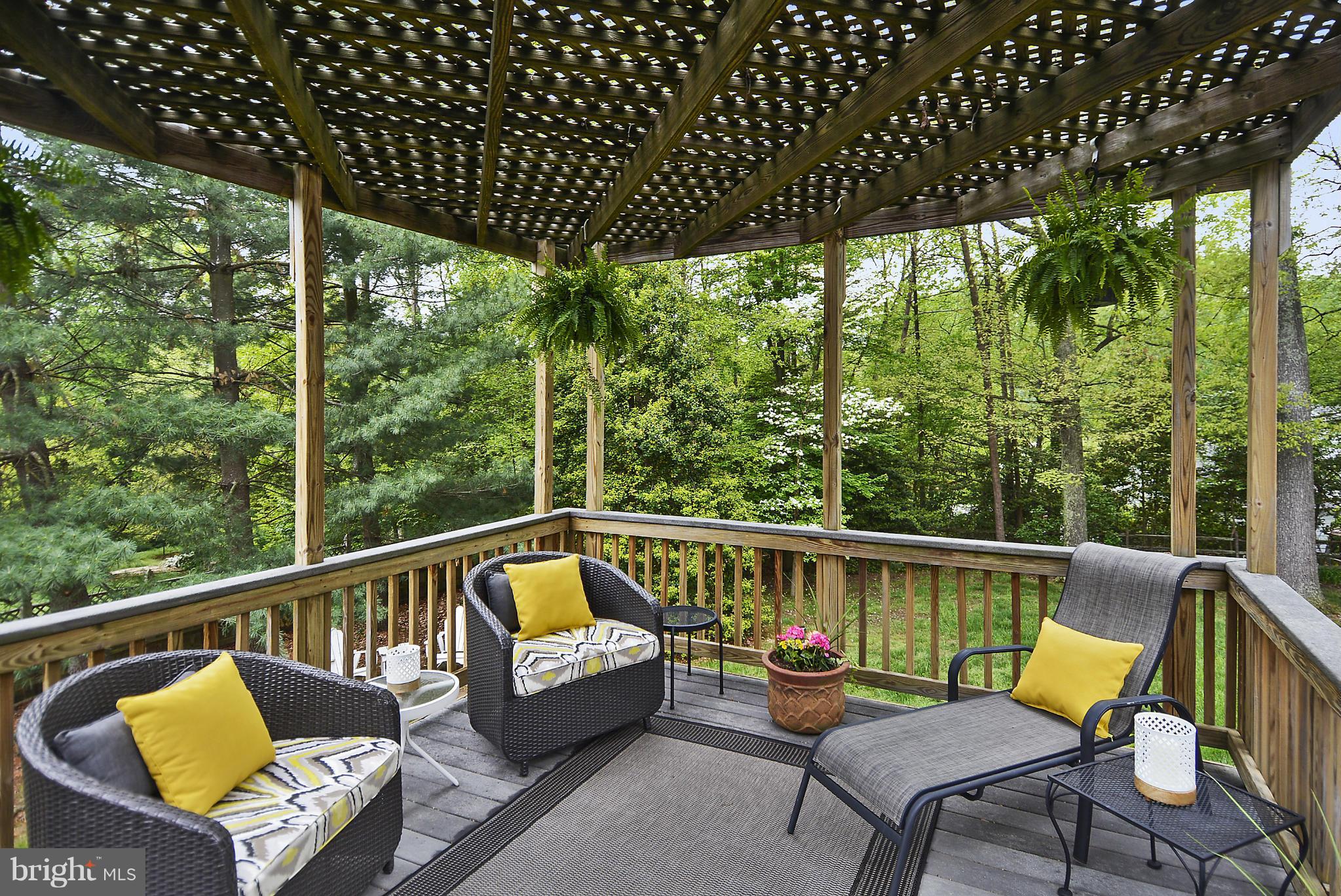 HOLLY KNOLL - Residential