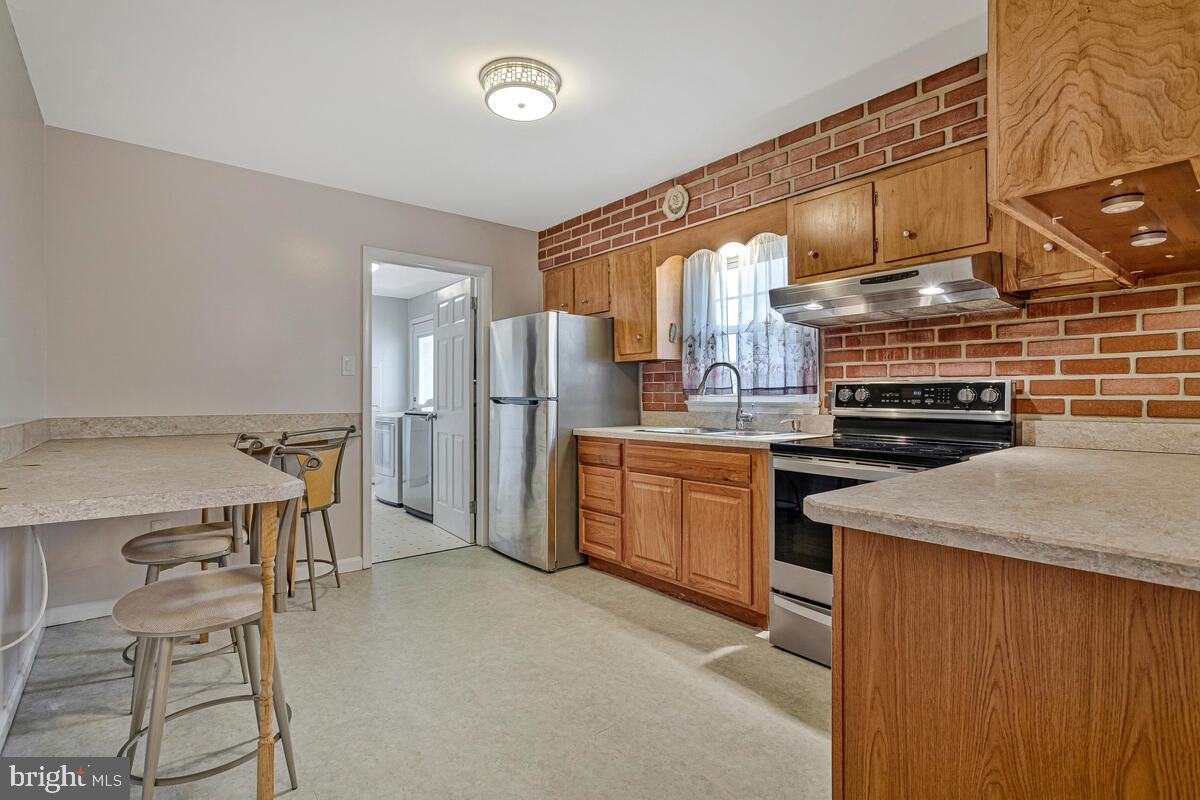 6015 CRACKLINGTOWN ROAD