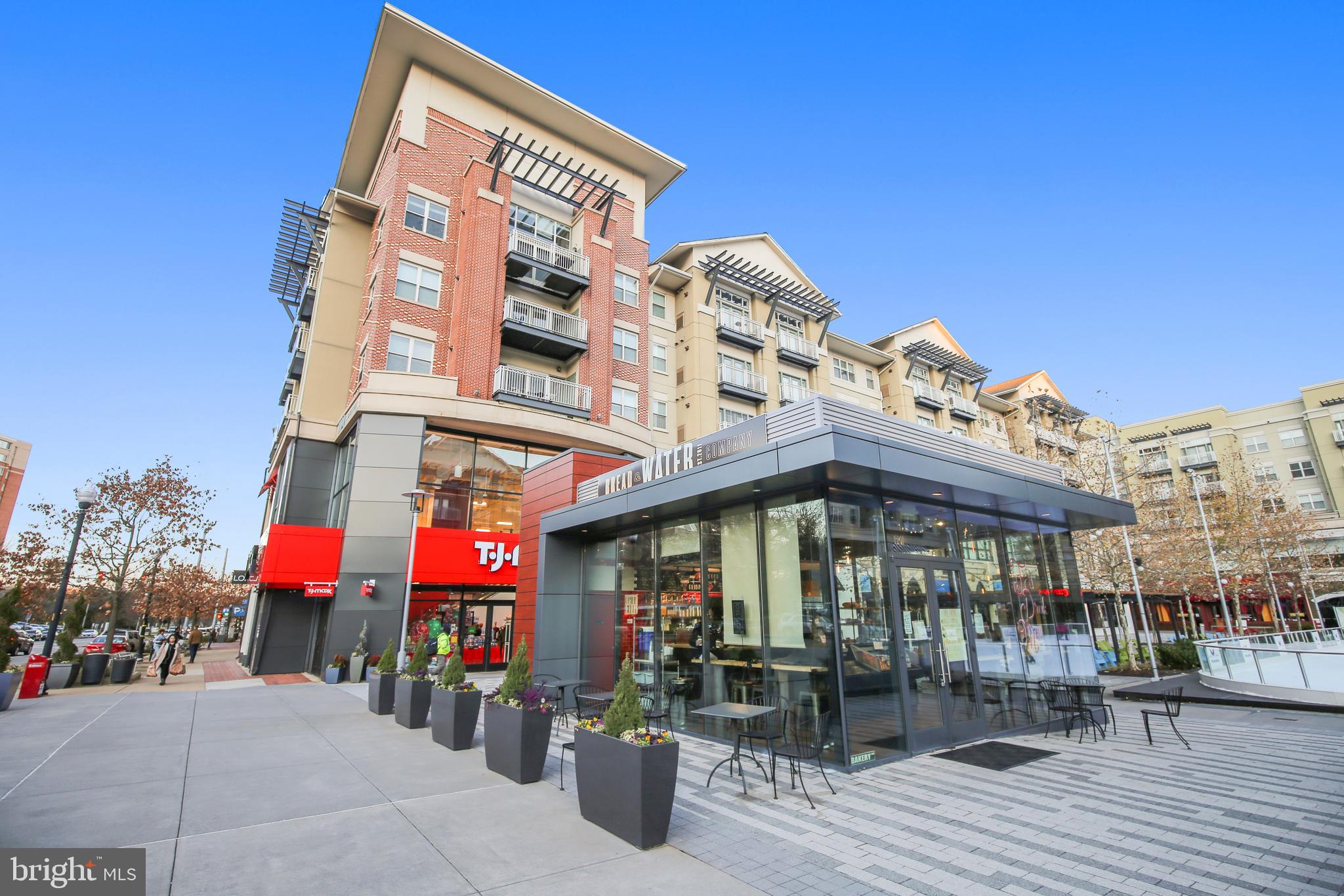 THE REPRESENTATIVE - Residential Lease