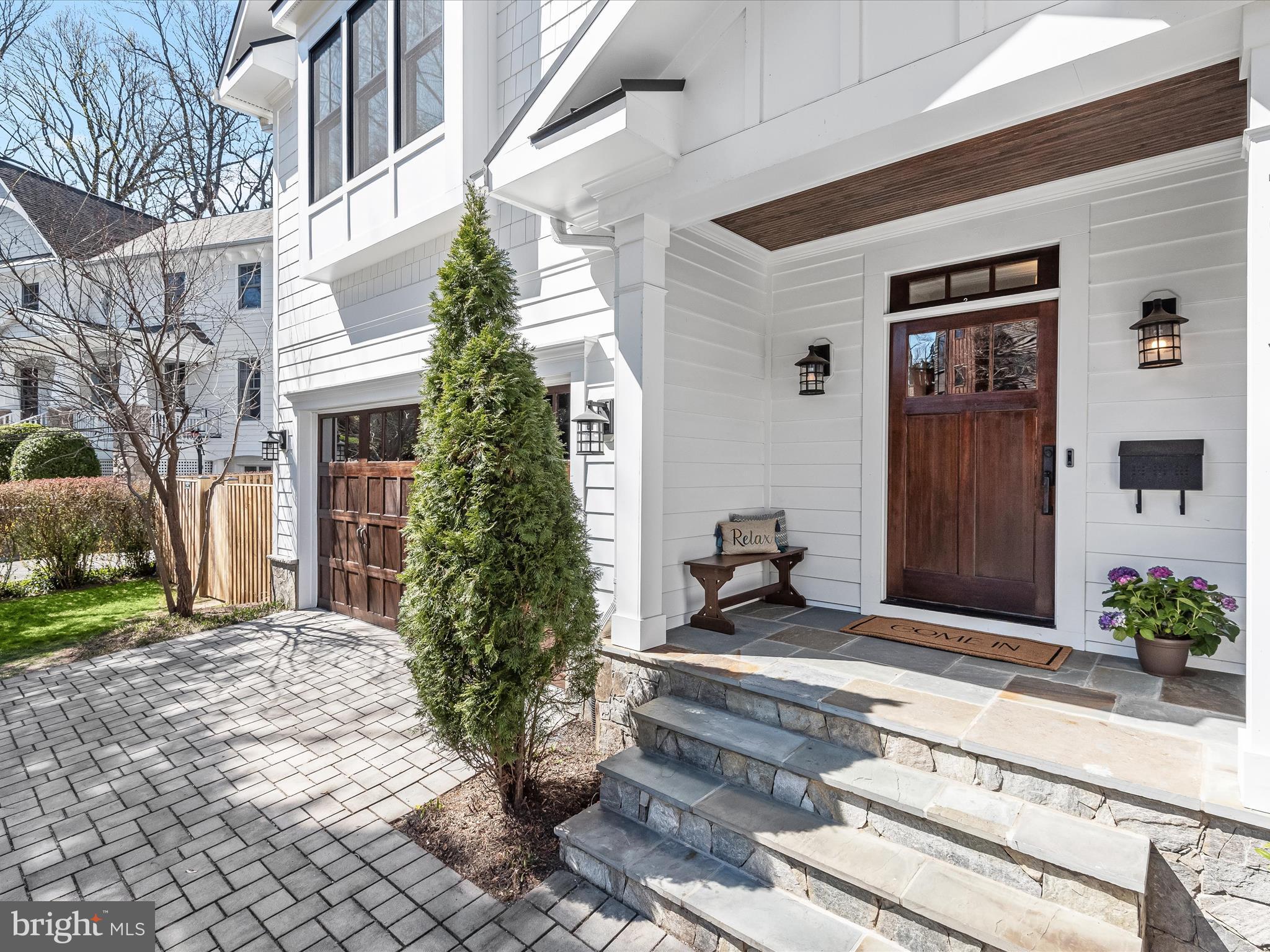 GOLF CLUB MANOR - Residential