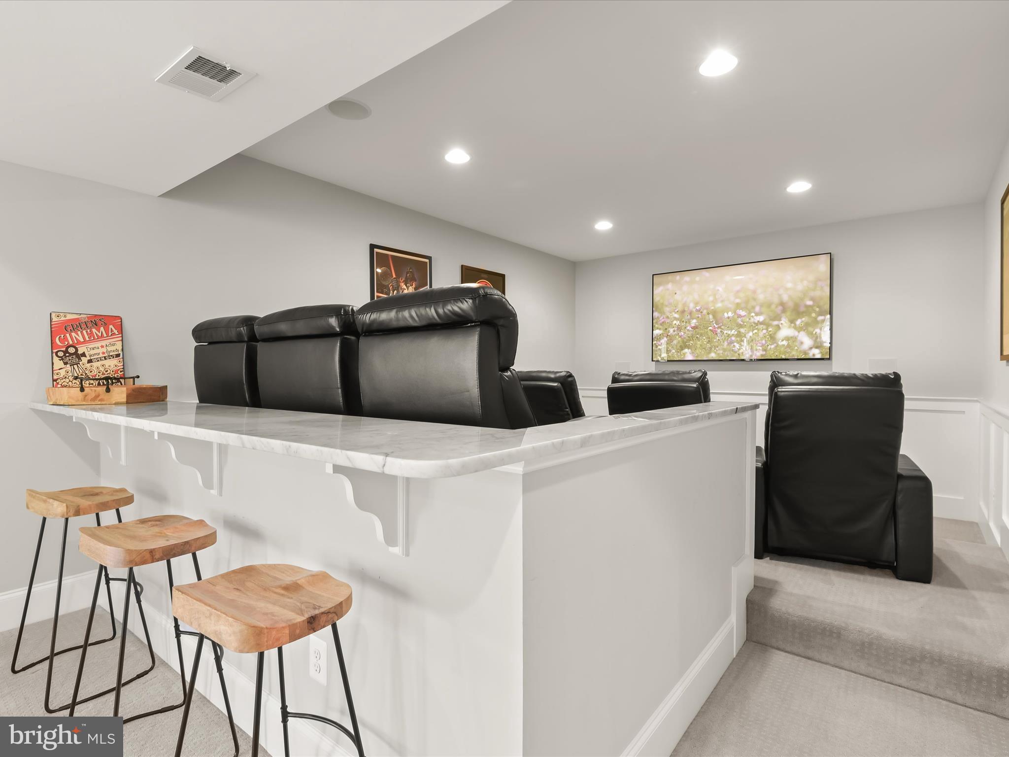 GOLF CLUB MANOR - Residential