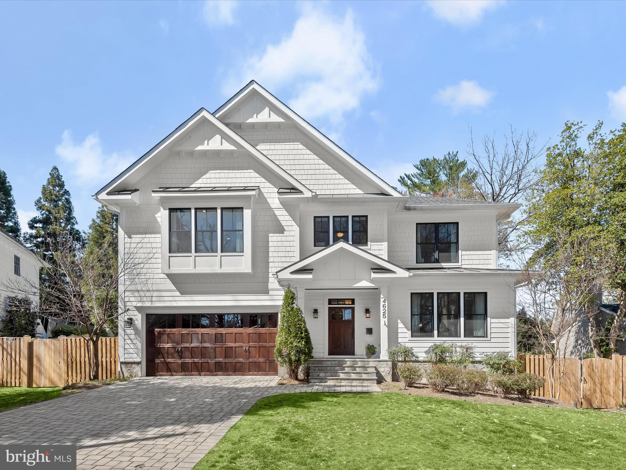 GOLF CLUB MANOR - Residential