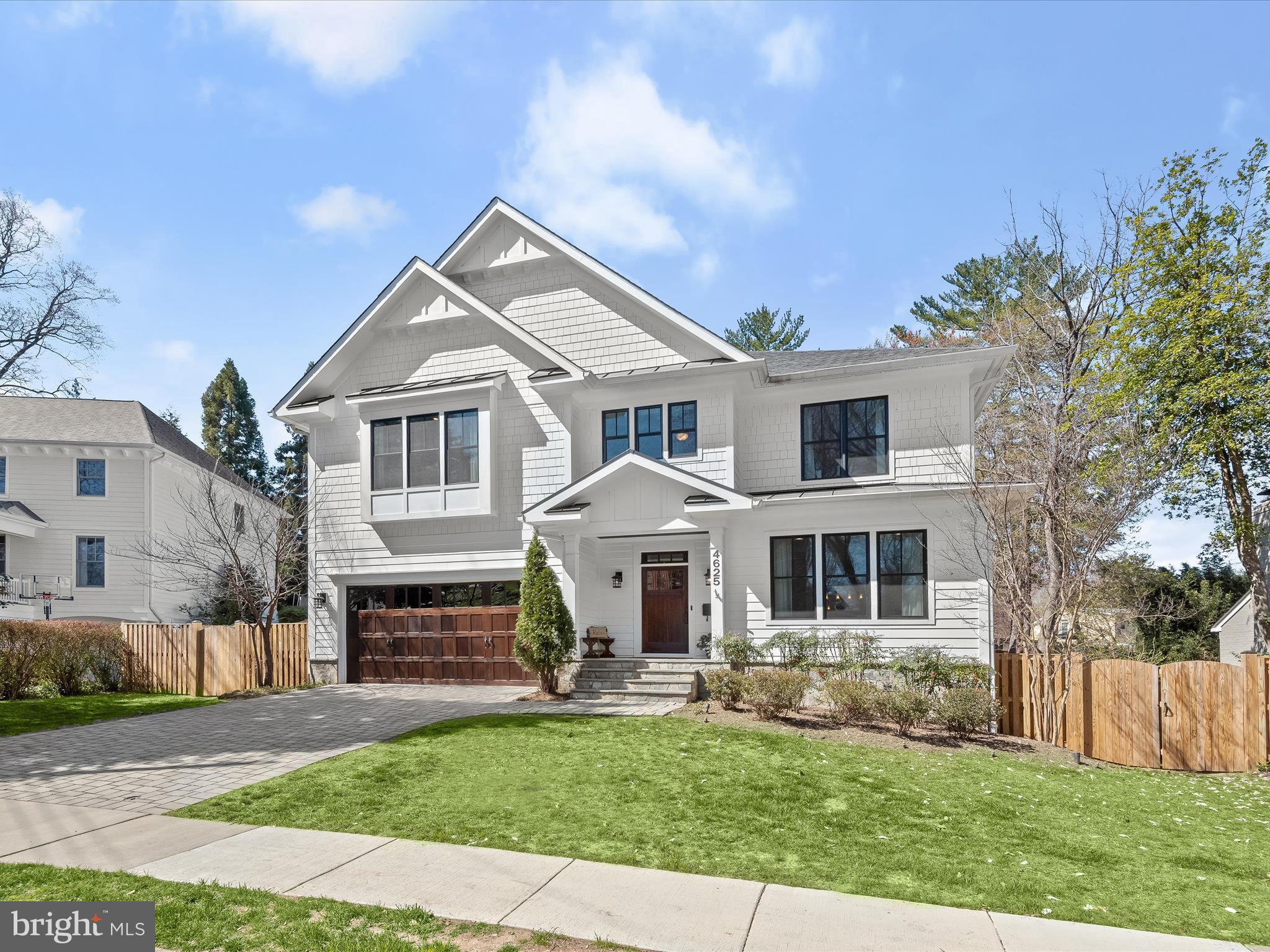 GOLF CLUB MANOR - Residential