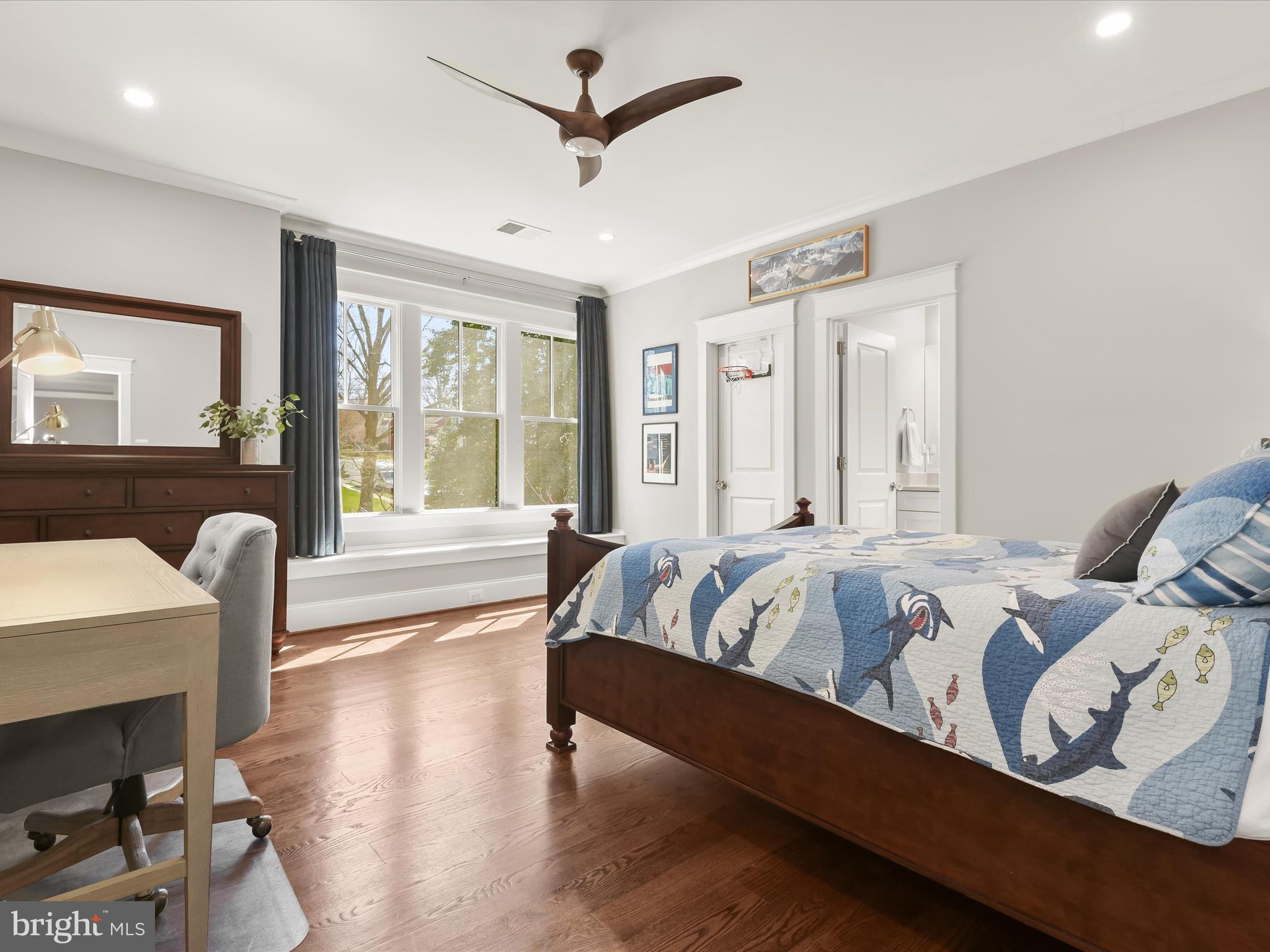 GOLF CLUB MANOR - Residential