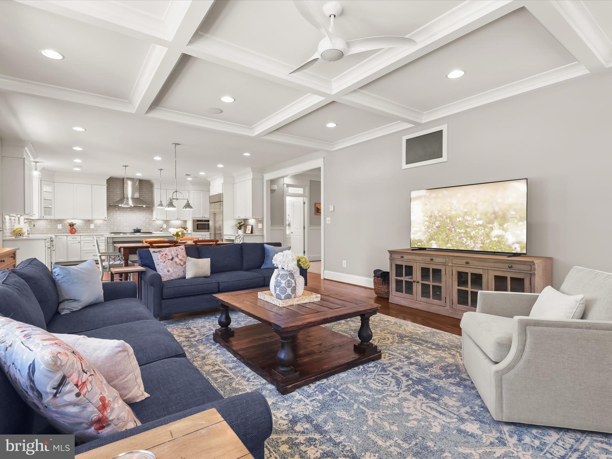 GOLF CLUB MANOR - Residential