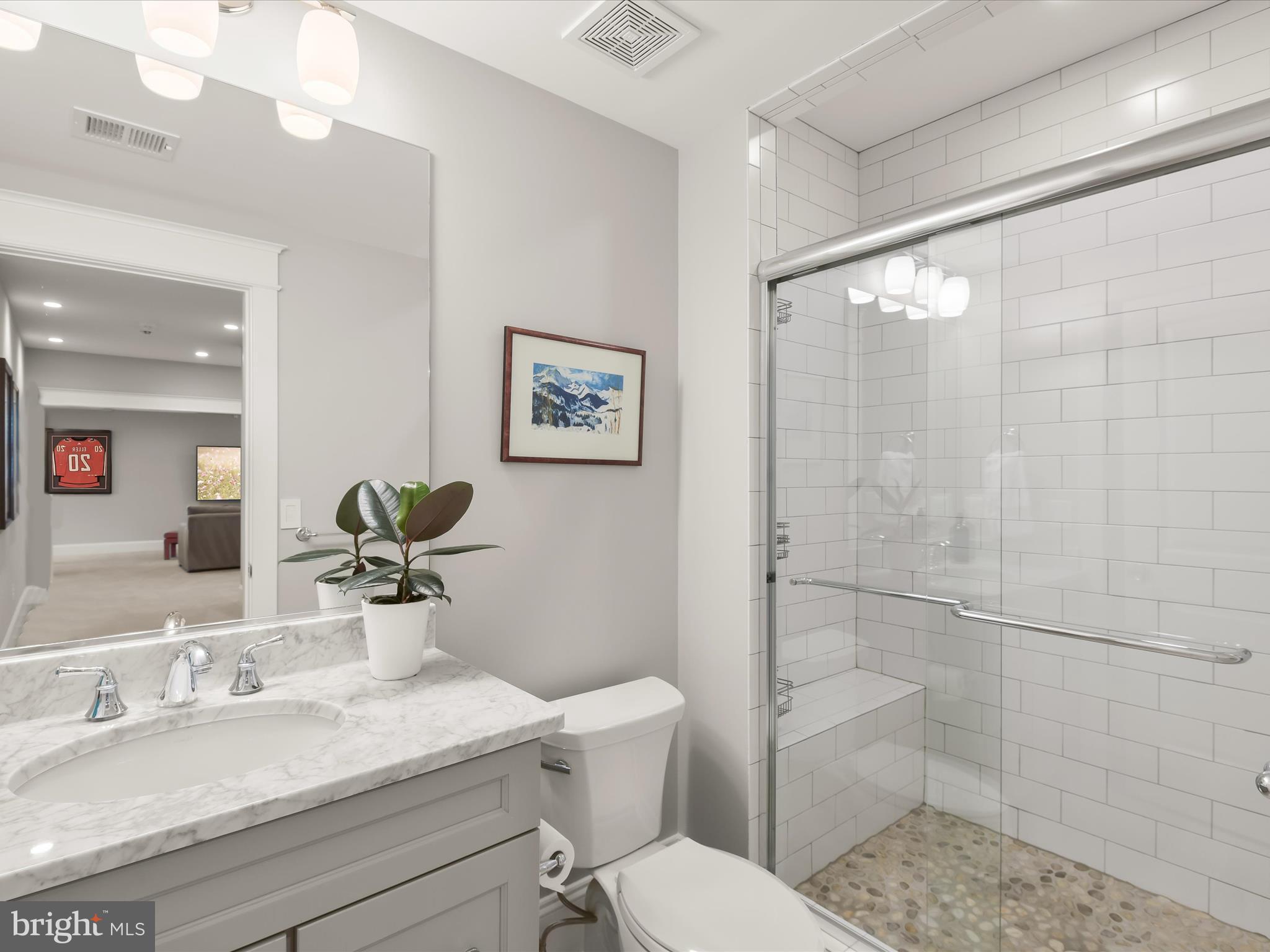 GOLF CLUB MANOR - Residential