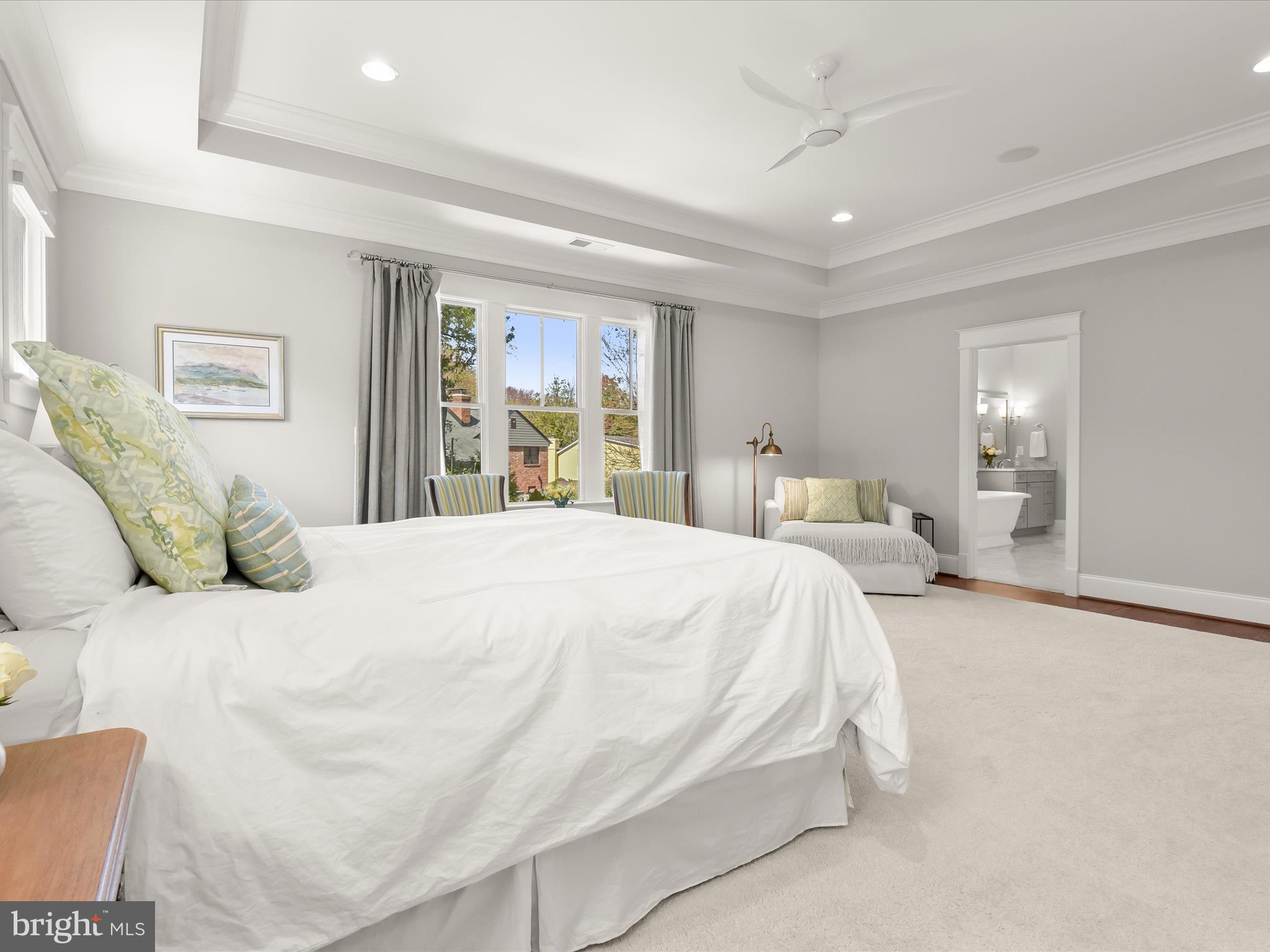 GOLF CLUB MANOR - Residential