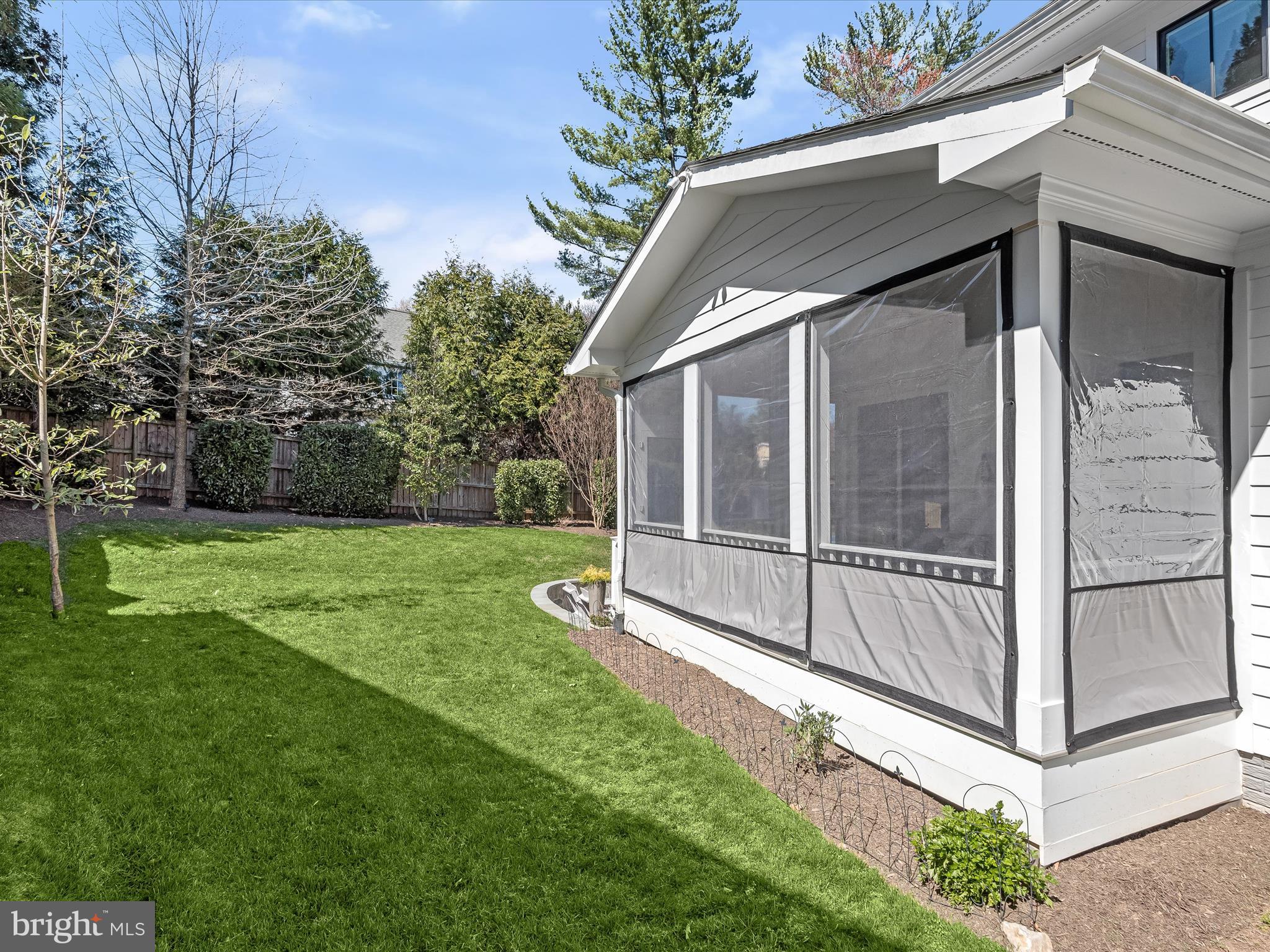 GOLF CLUB MANOR - Residential