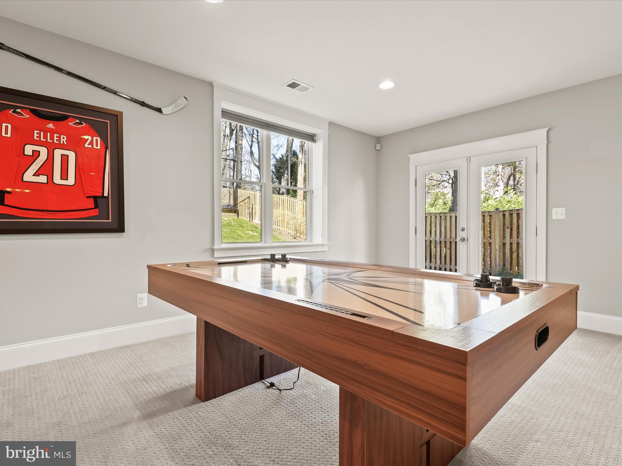 GOLF CLUB MANOR - Residential