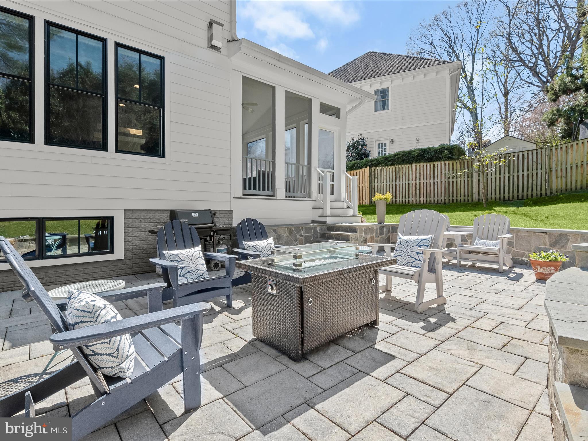 GOLF CLUB MANOR - Residential