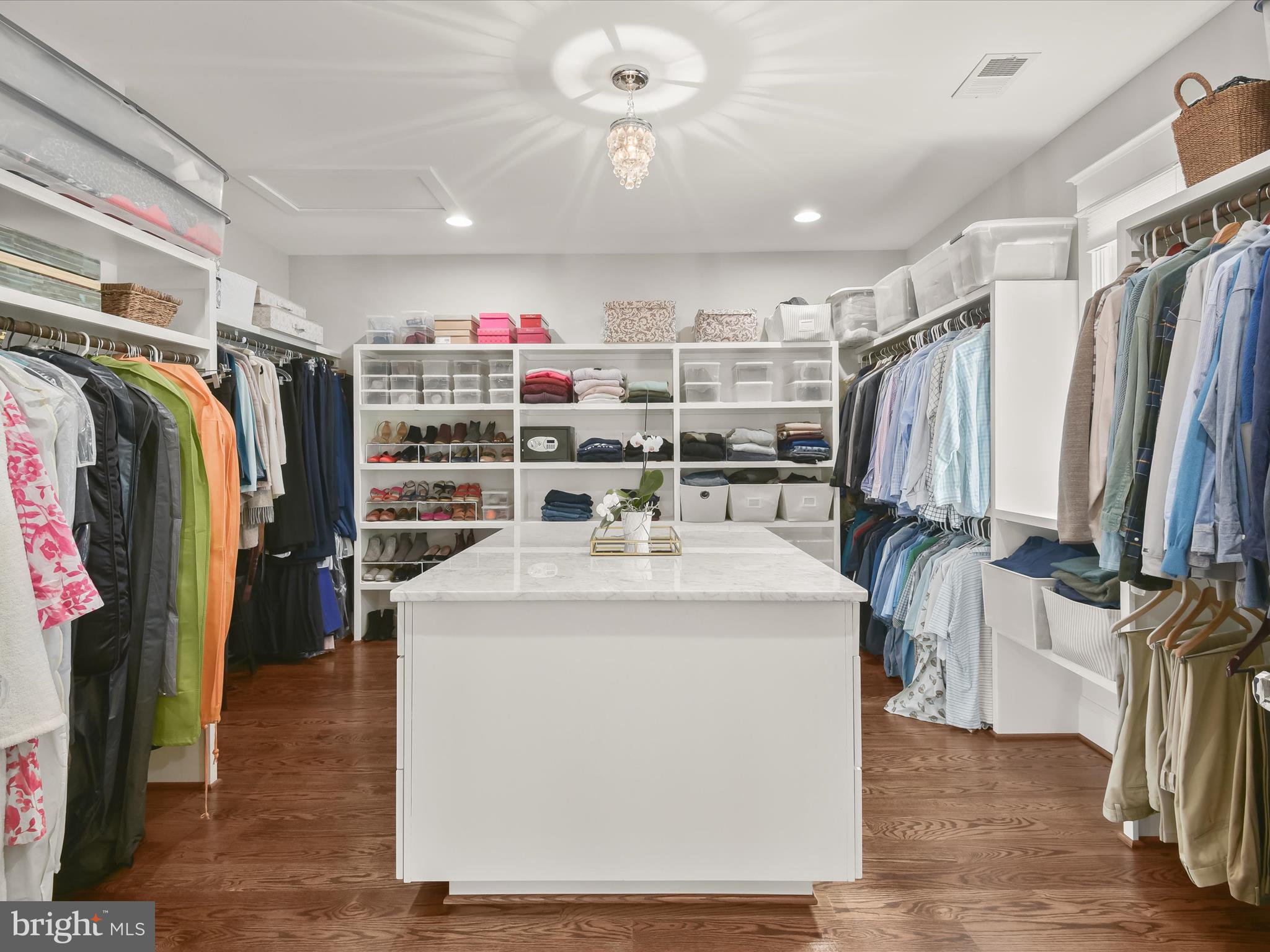 GOLF CLUB MANOR - Residential