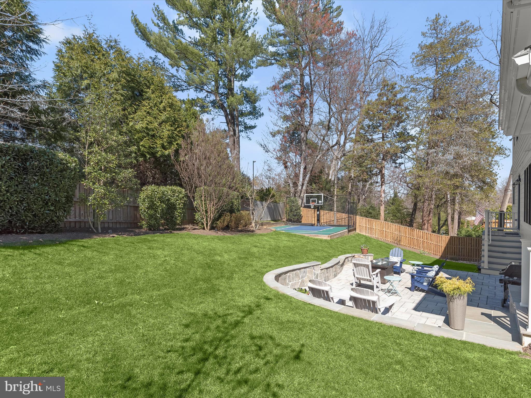 GOLF CLUB MANOR - Residential