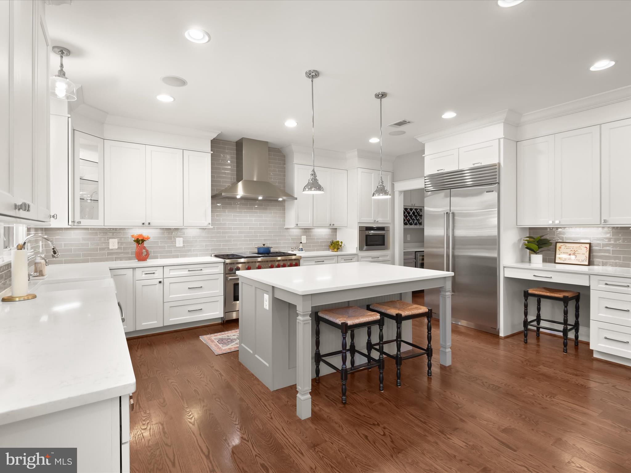 GOLF CLUB MANOR - Residential