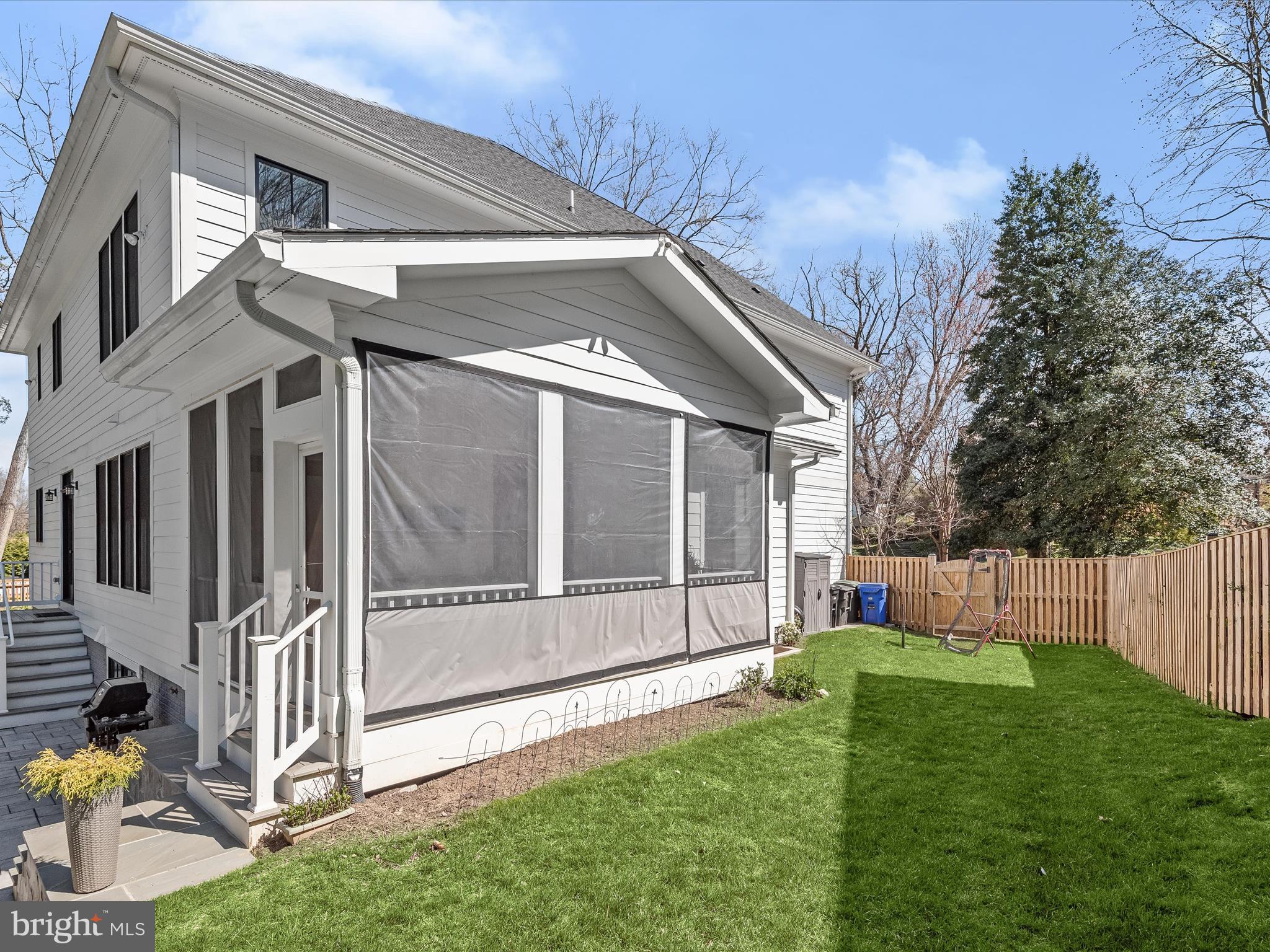 GOLF CLUB MANOR - Residential