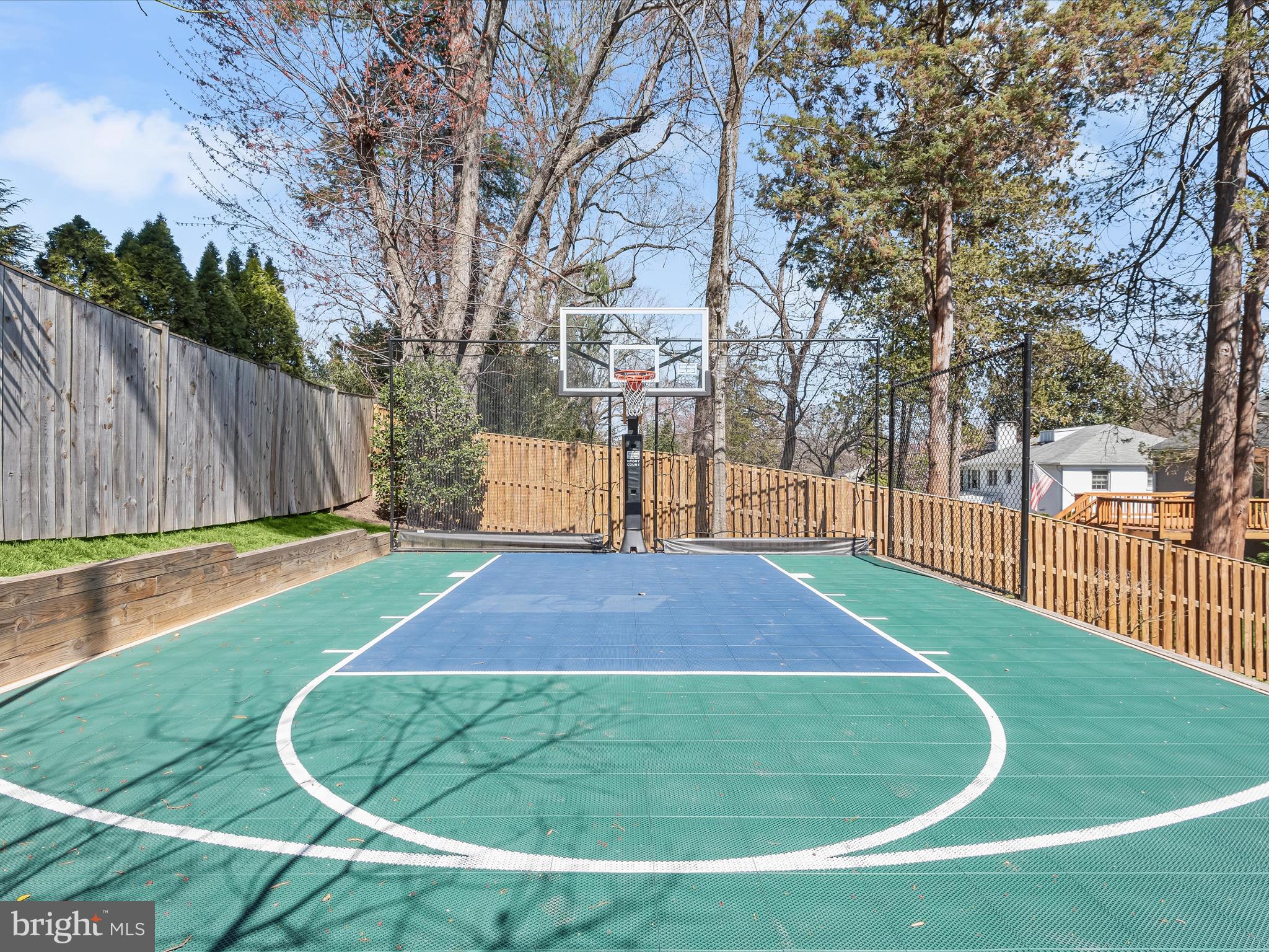 GOLF CLUB MANOR - Residential