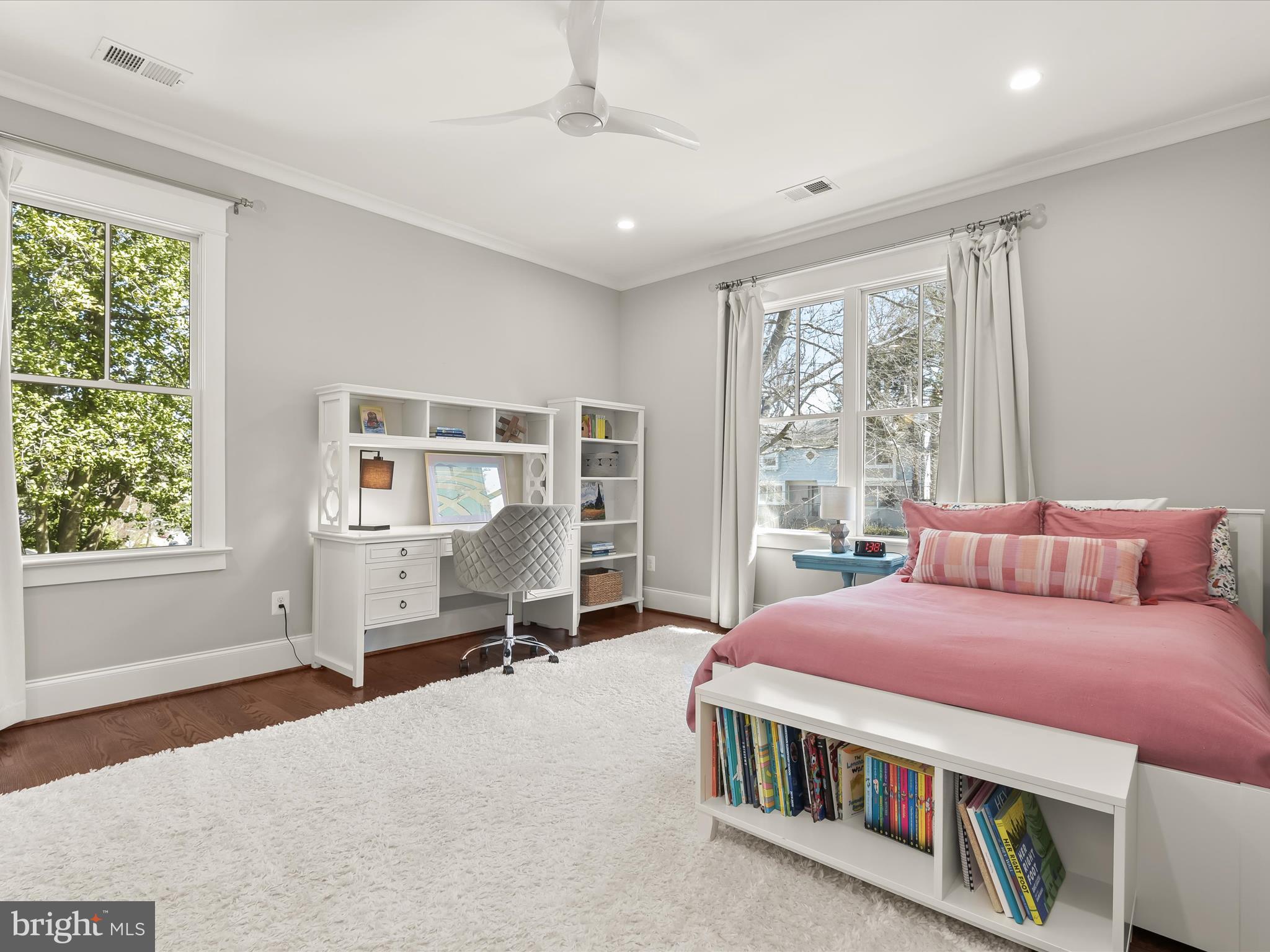 GOLF CLUB MANOR - Residential