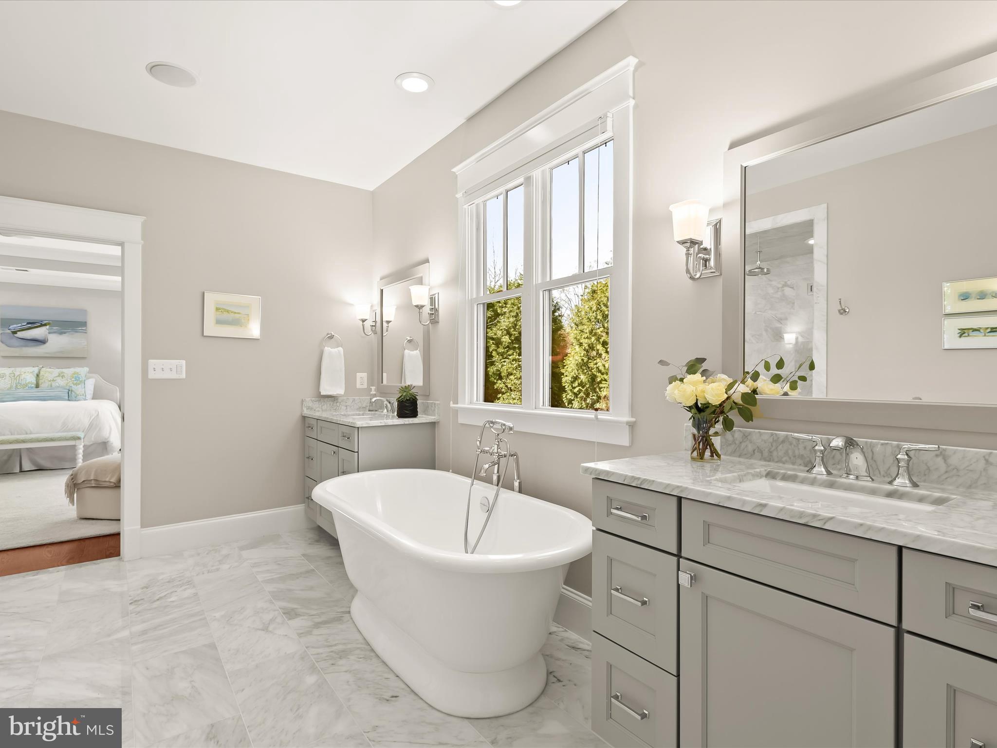 GOLF CLUB MANOR - Residential