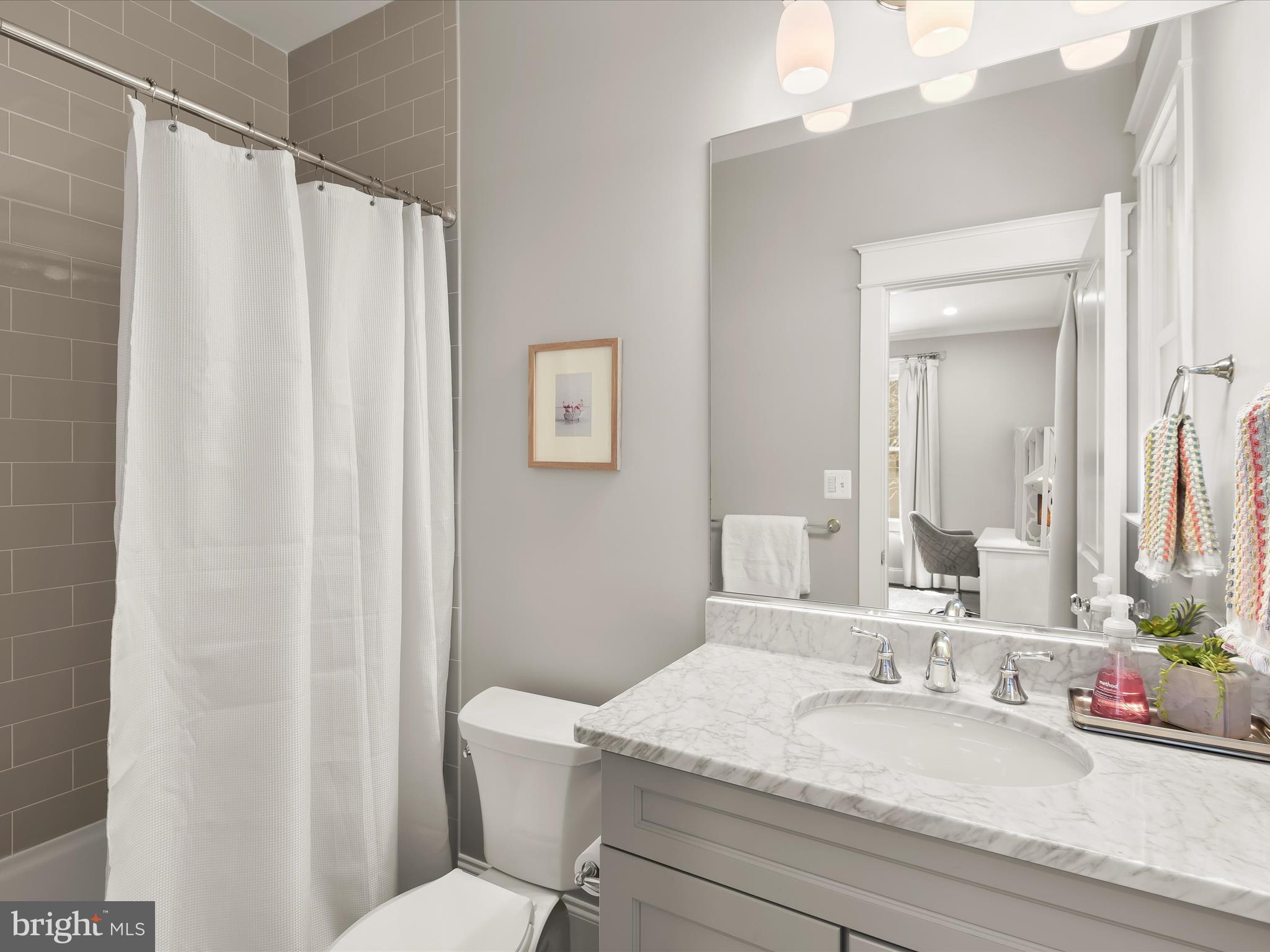 GOLF CLUB MANOR - Residential