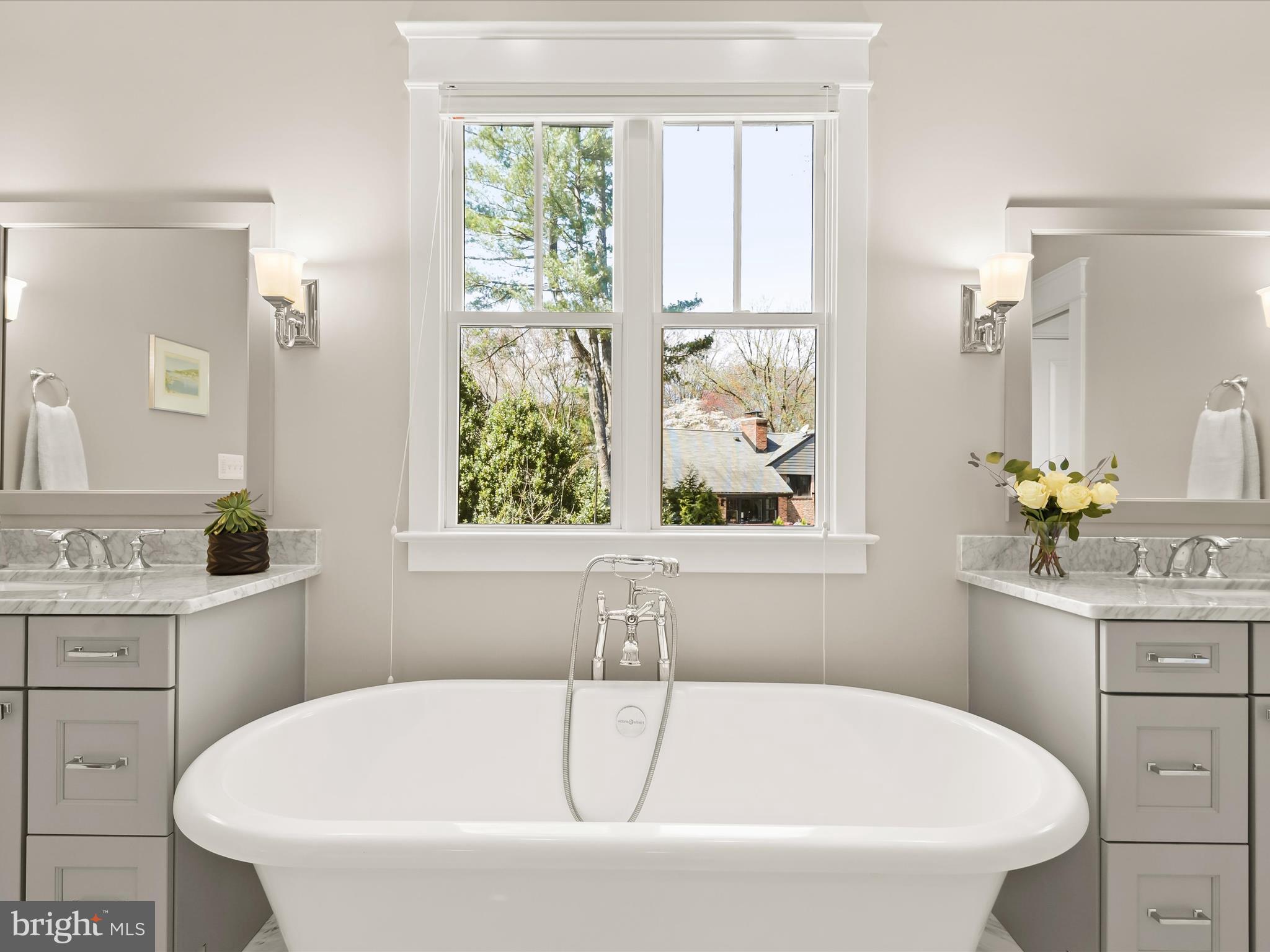 GOLF CLUB MANOR - Residential