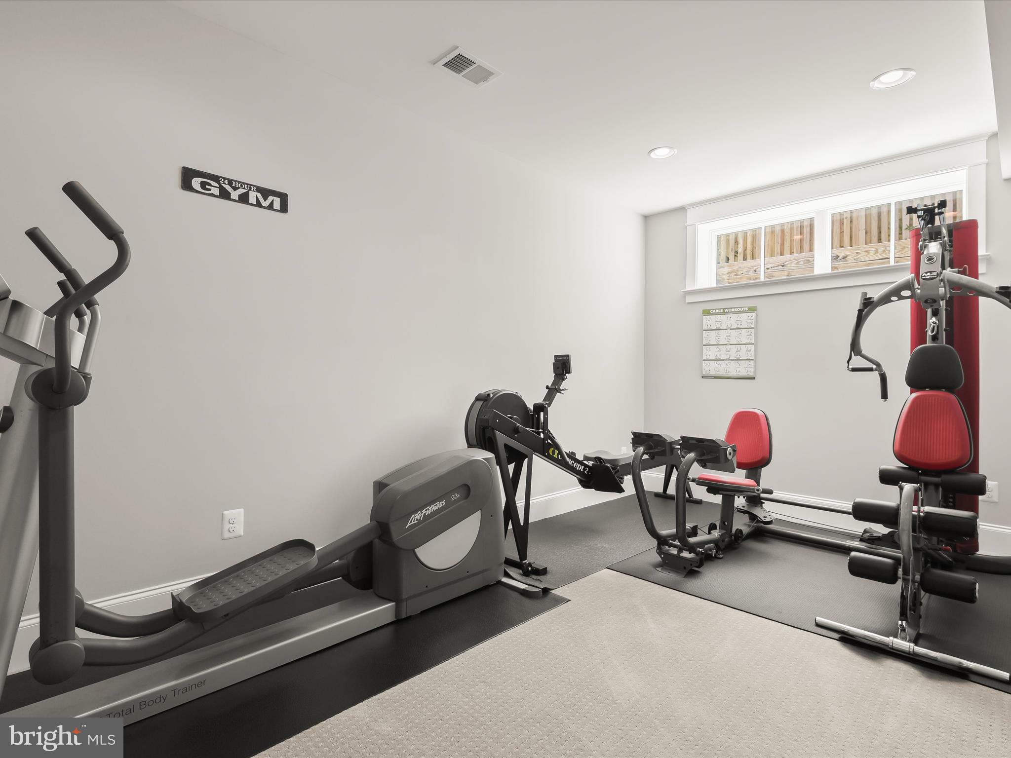 GOLF CLUB MANOR - Residential