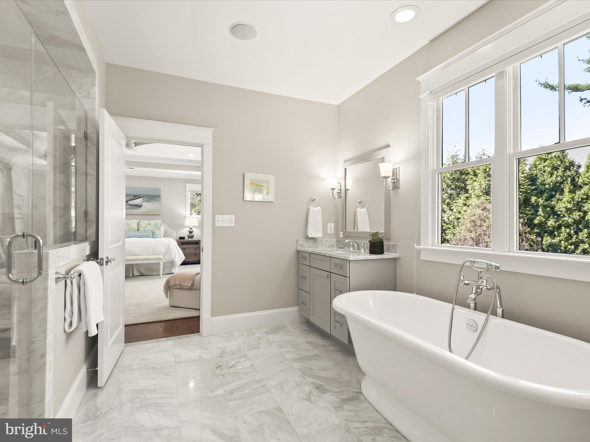 GOLF CLUB MANOR - Residential