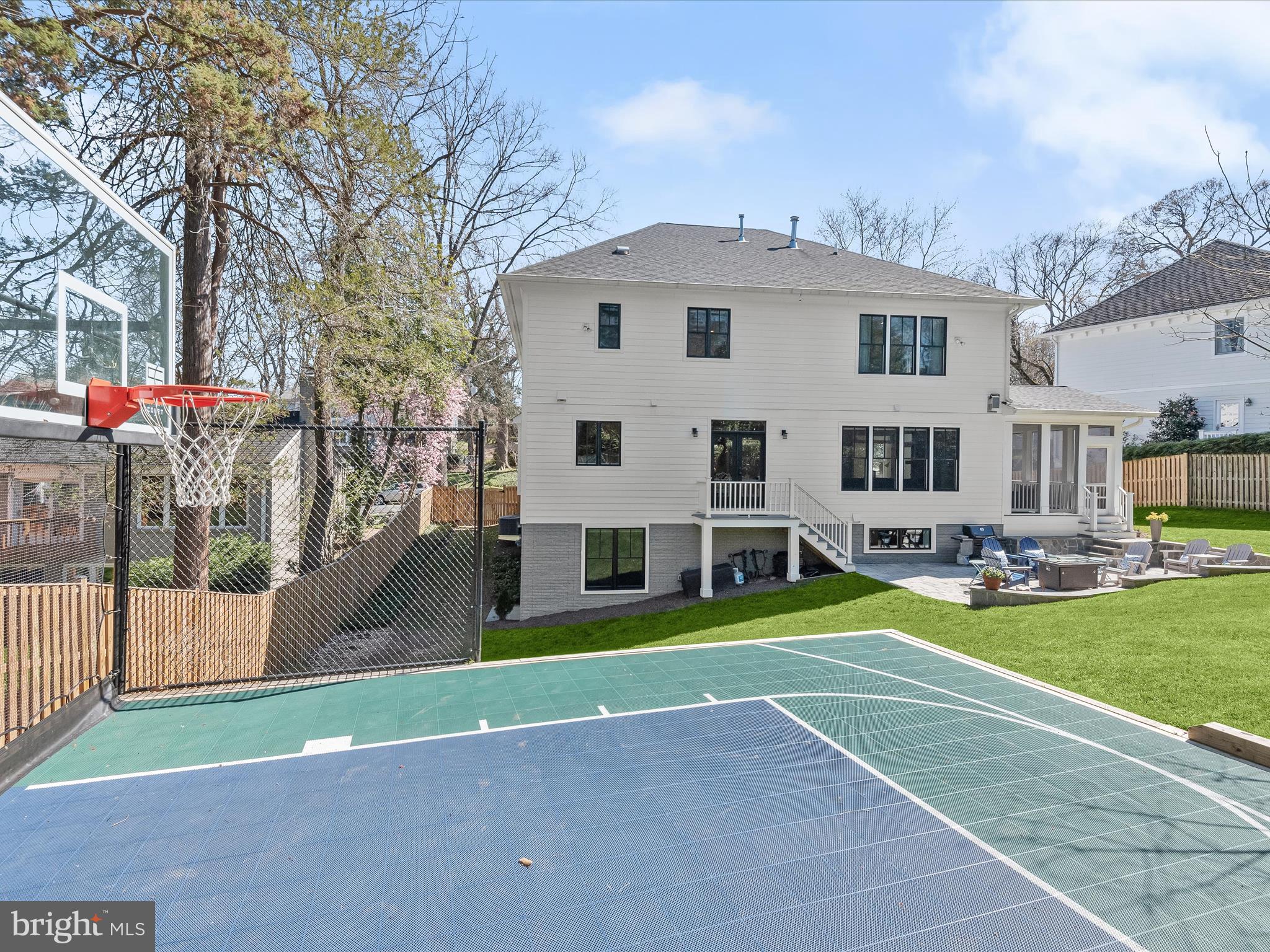 GOLF CLUB MANOR - Residential