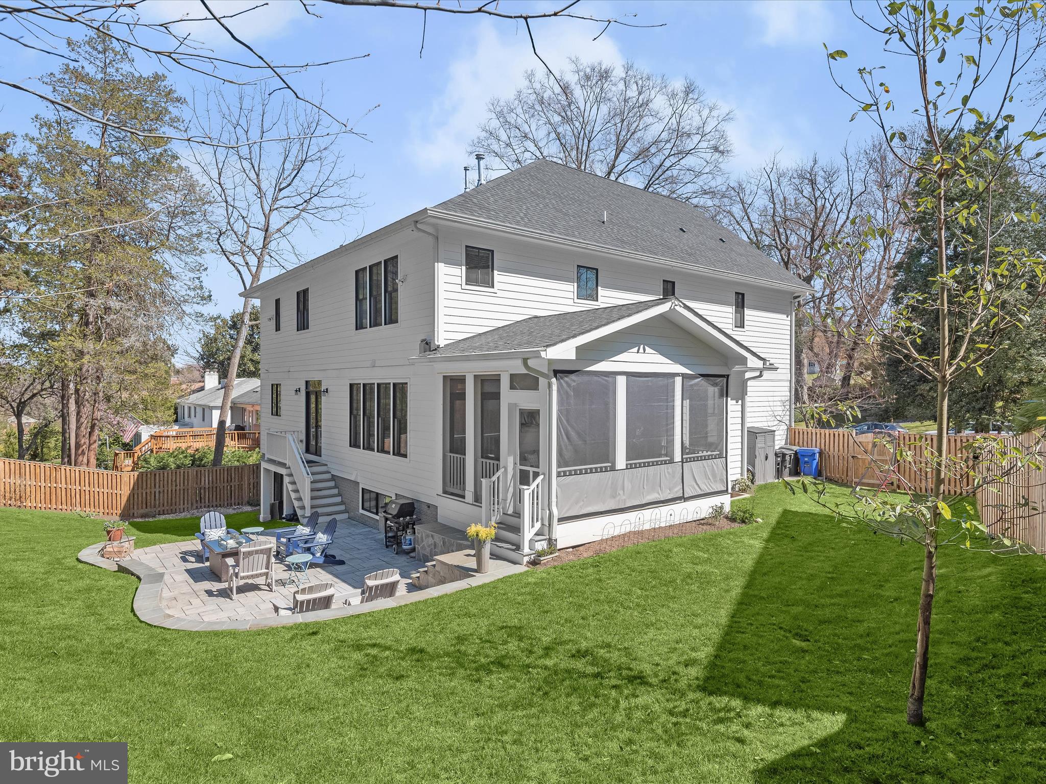 GOLF CLUB MANOR - Residential