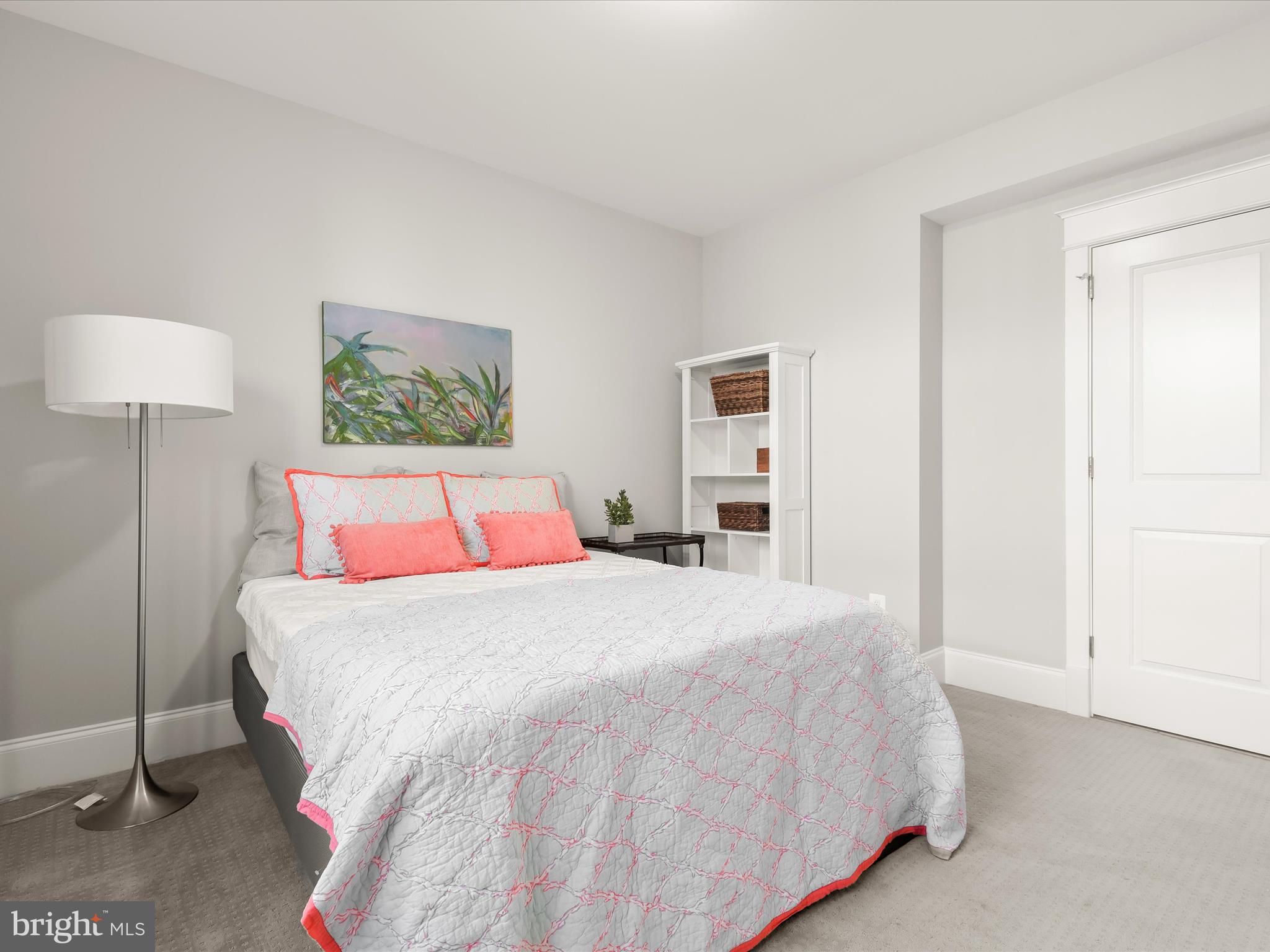 GOLF CLUB MANOR - Residential