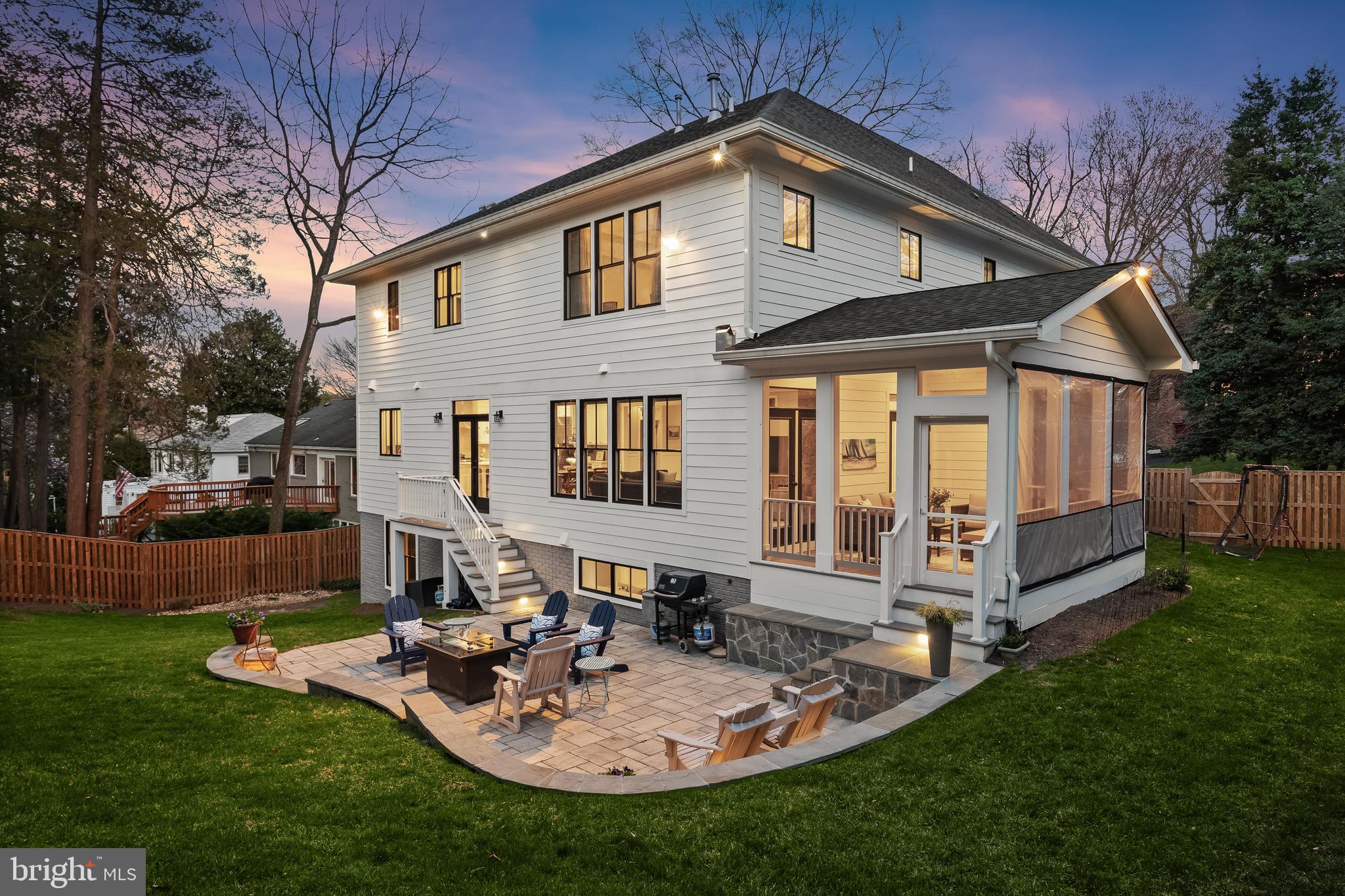 GOLF CLUB MANOR - Residential