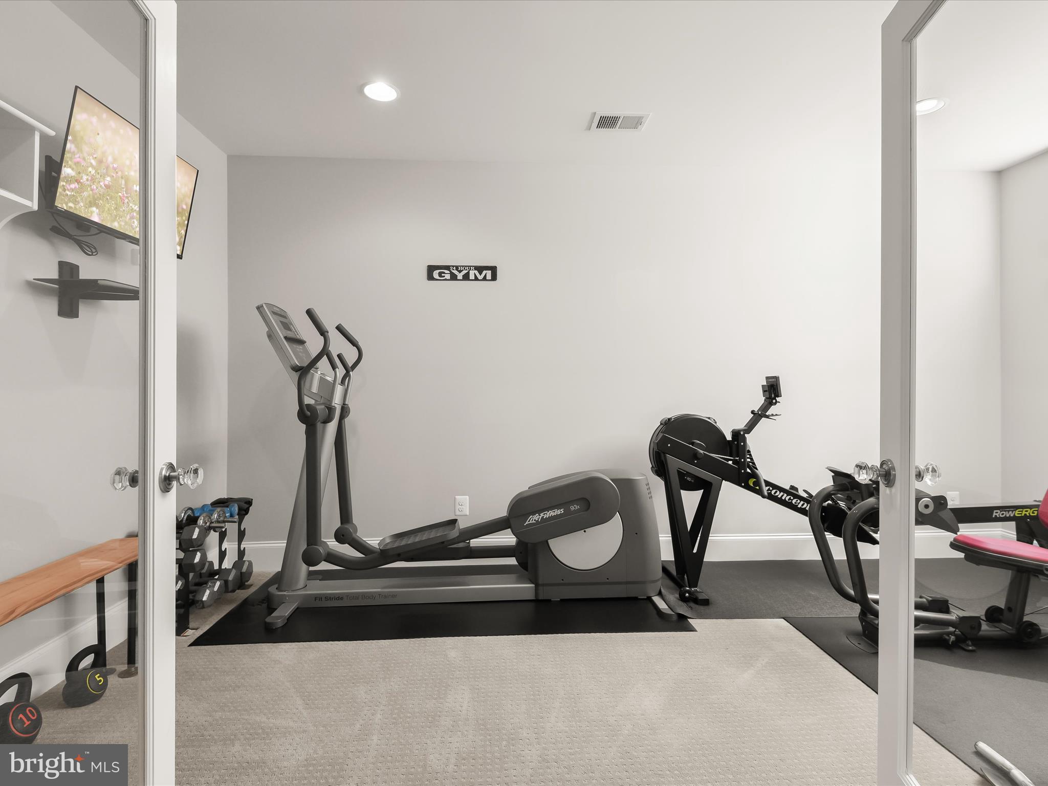 GOLF CLUB MANOR - Residential