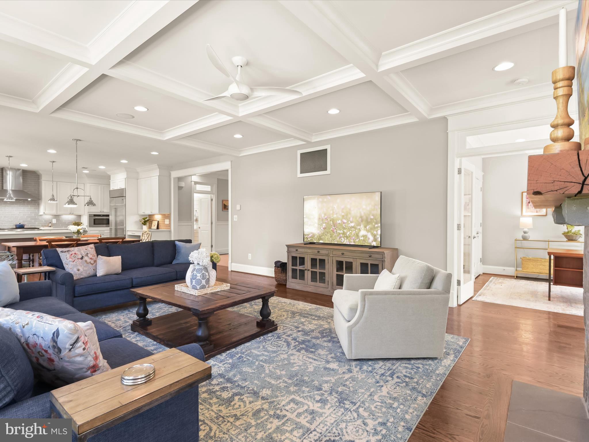 GOLF CLUB MANOR - Residential