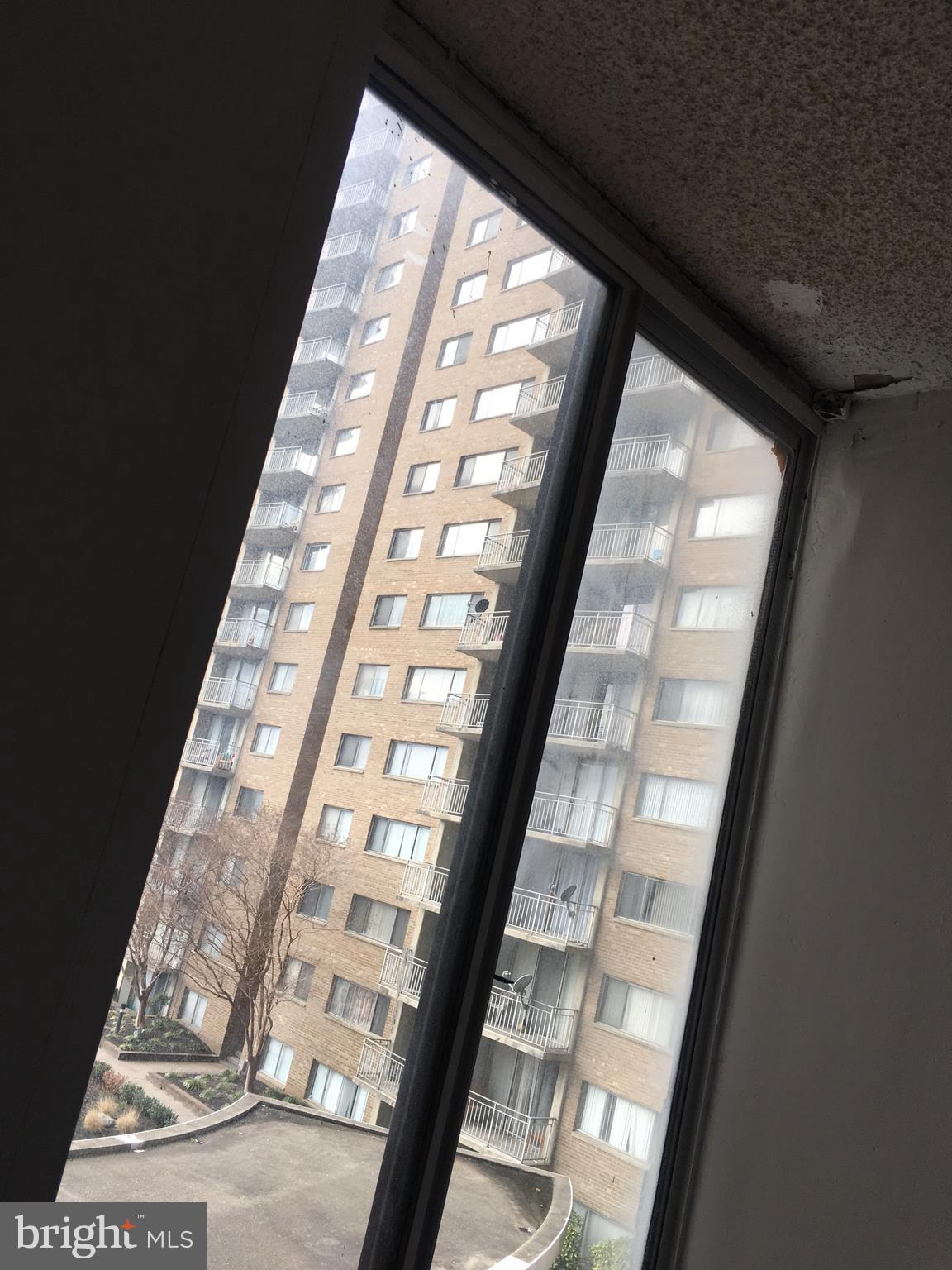 PRESIDENTIAL TOWERS - Residential Lease