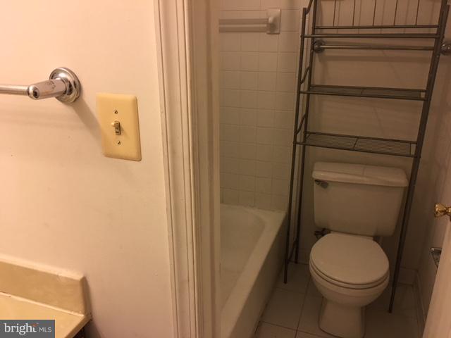 PRESIDENTIAL TOWERS - Residential Lease