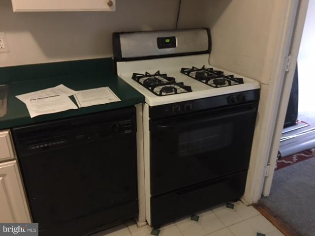 PRESIDENTIAL TOWERS - Residential Lease