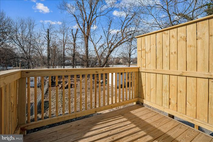 LAUREL - Residential