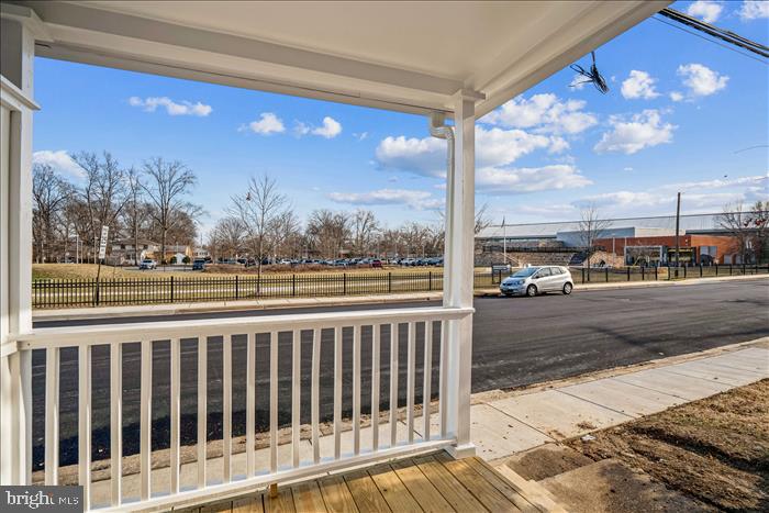 LAUREL - Residential