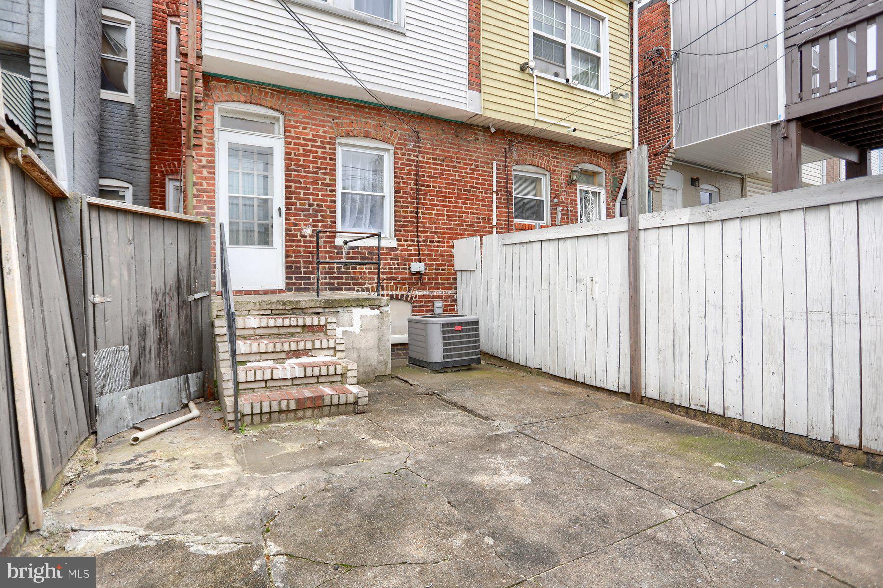 HIGHLANDTOWN - Residential