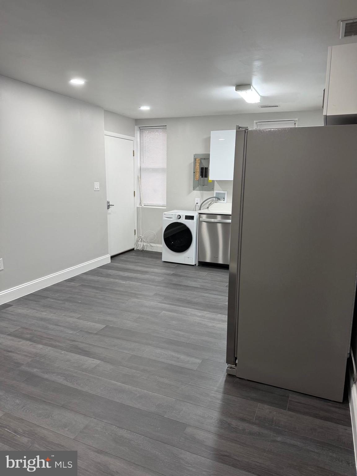 CHARLES VILLAGE - Residential Lease