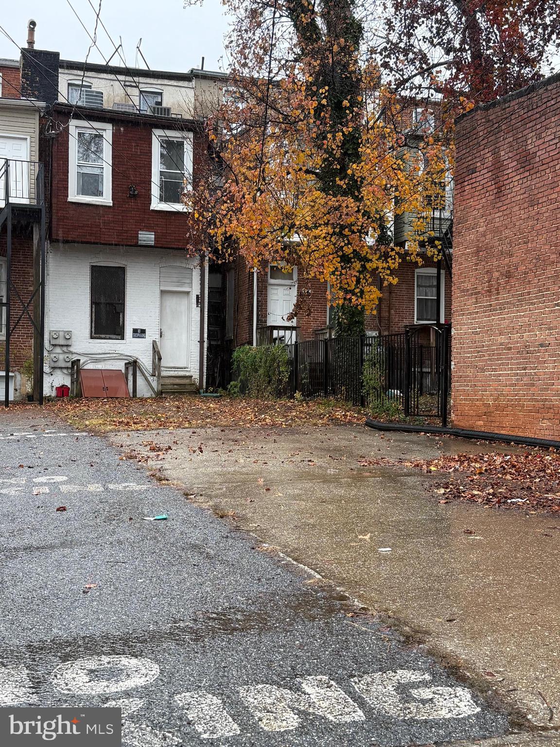 CHARLES VILLAGE - Residential Lease