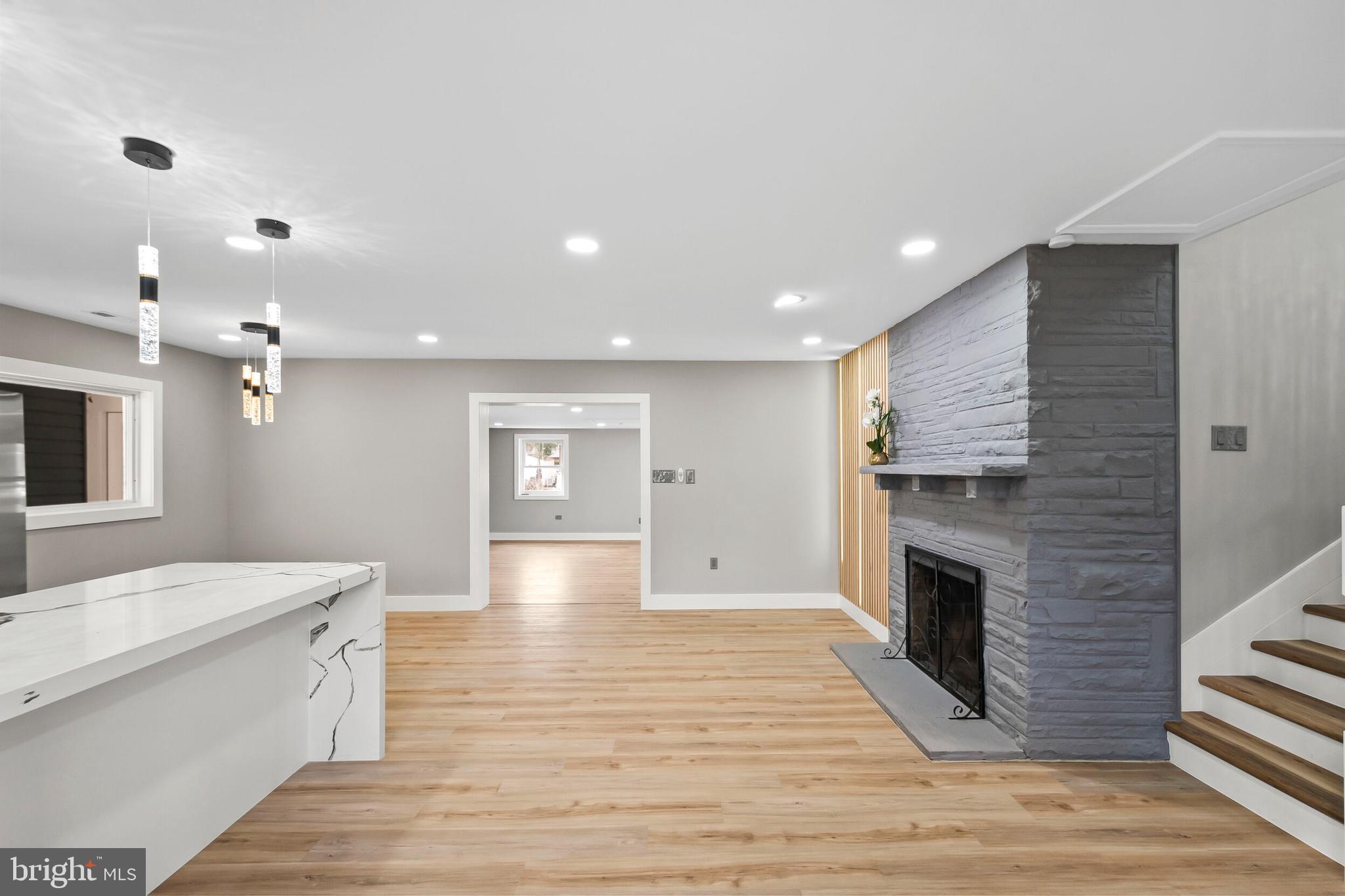 NORTH SPRINGFIELD - Residential