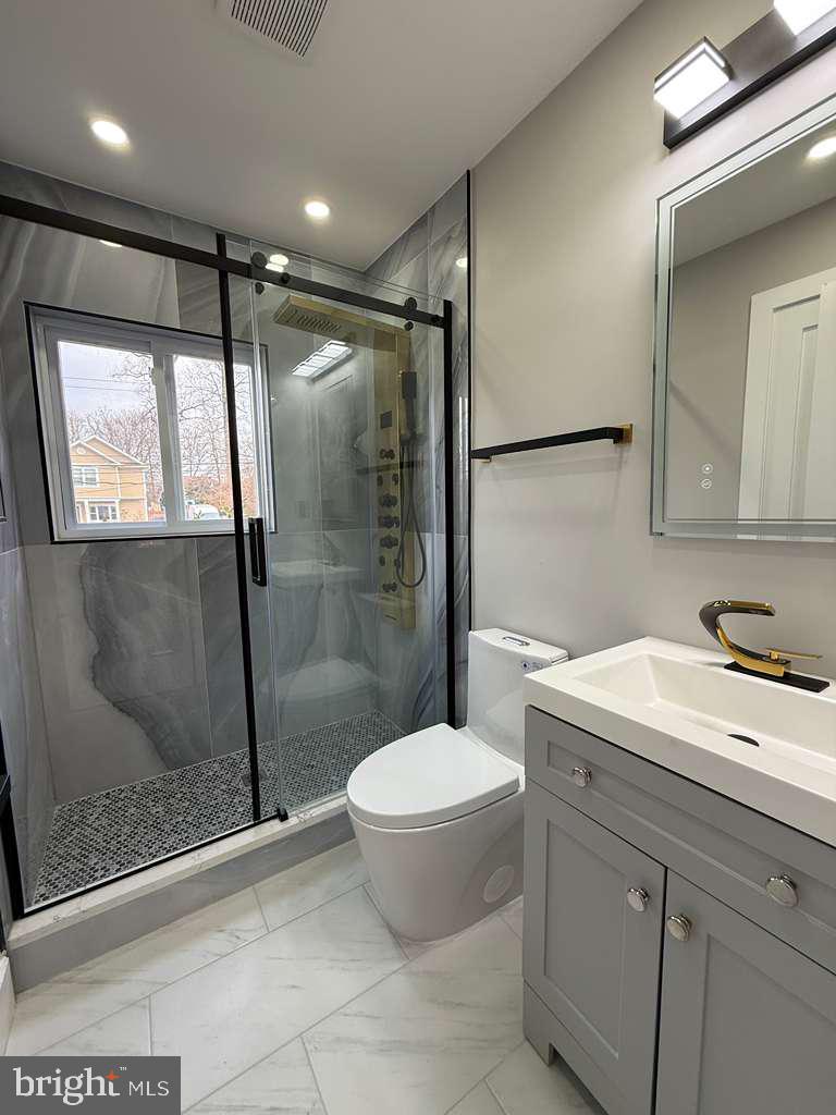 NORTH SPRINGFIELD - Residential