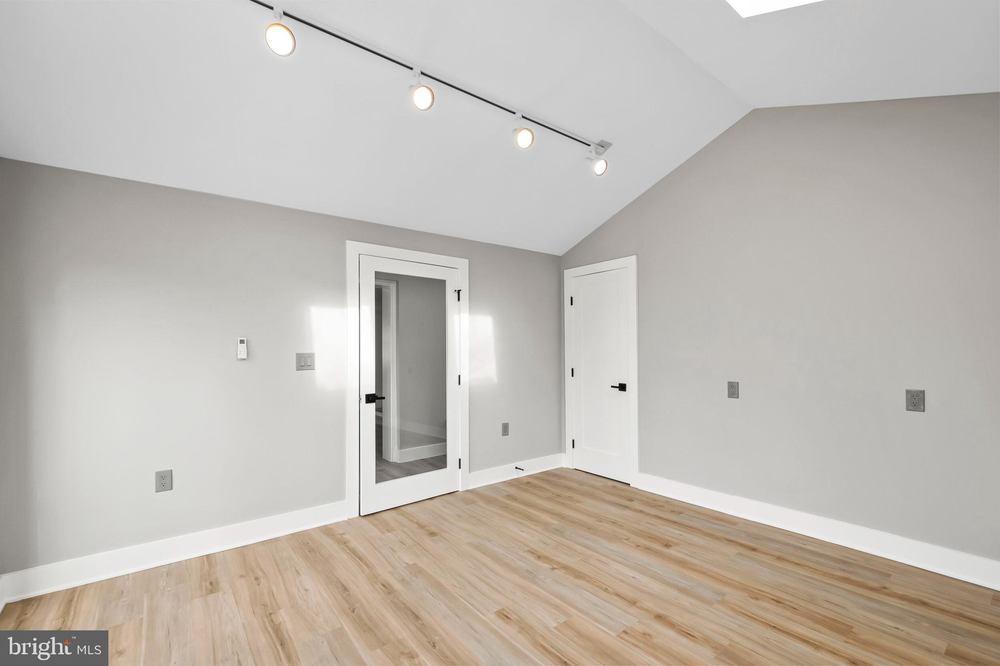 NORTH SPRINGFIELD - Residential