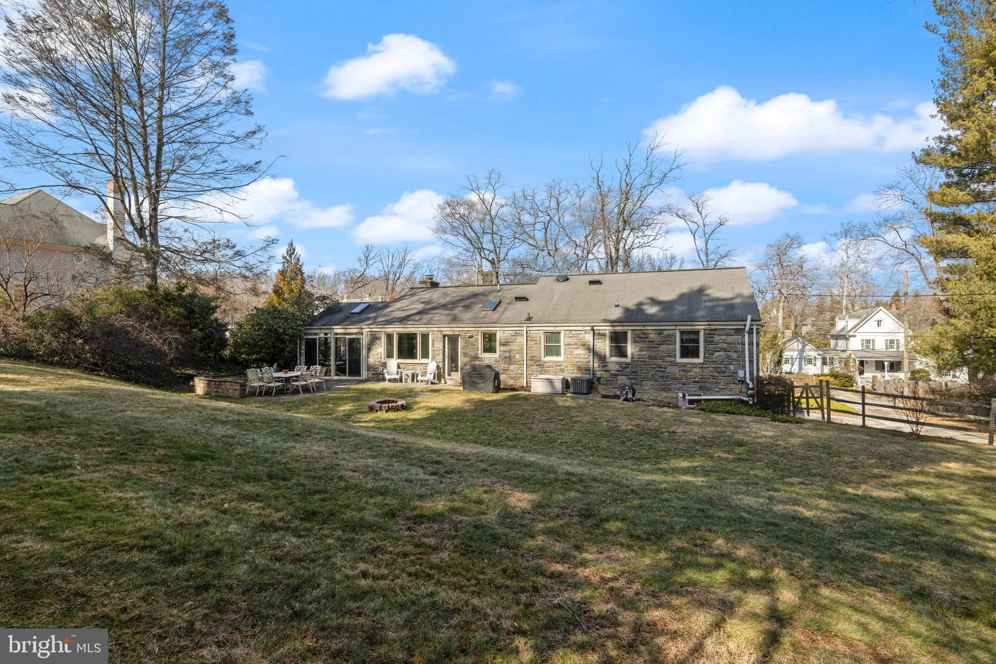 Villanova, Pennsylvania 19085, United States, 3 Bedrooms Bedrooms, ,2 BathroomsBathrooms,Residential,Pending,7281